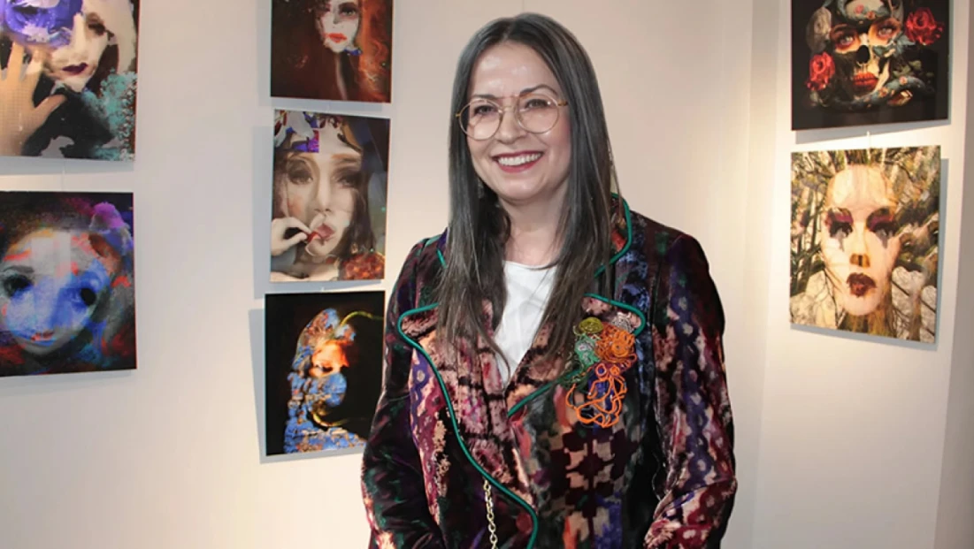 Ressam Edibe Taylan’ın 'Karnaval Kaçkınları' sergisi açıldı