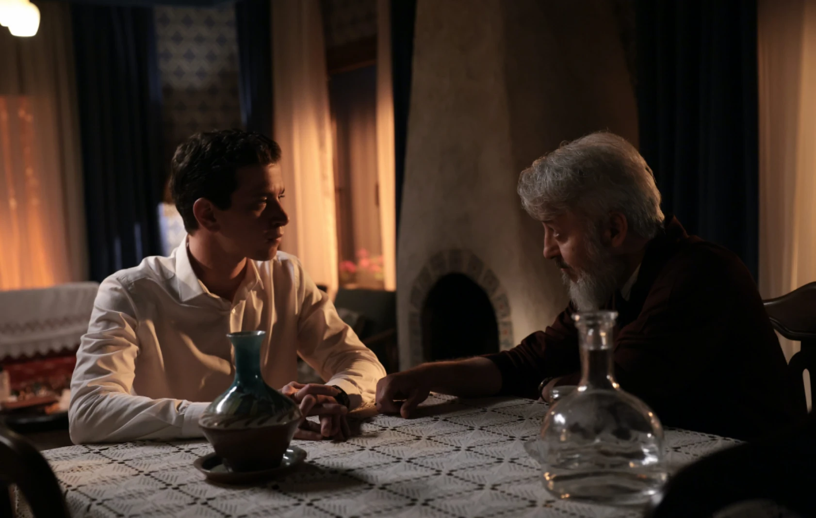 Ömer'de Haluk, Tuna'yı Gamze'den ayırıyor