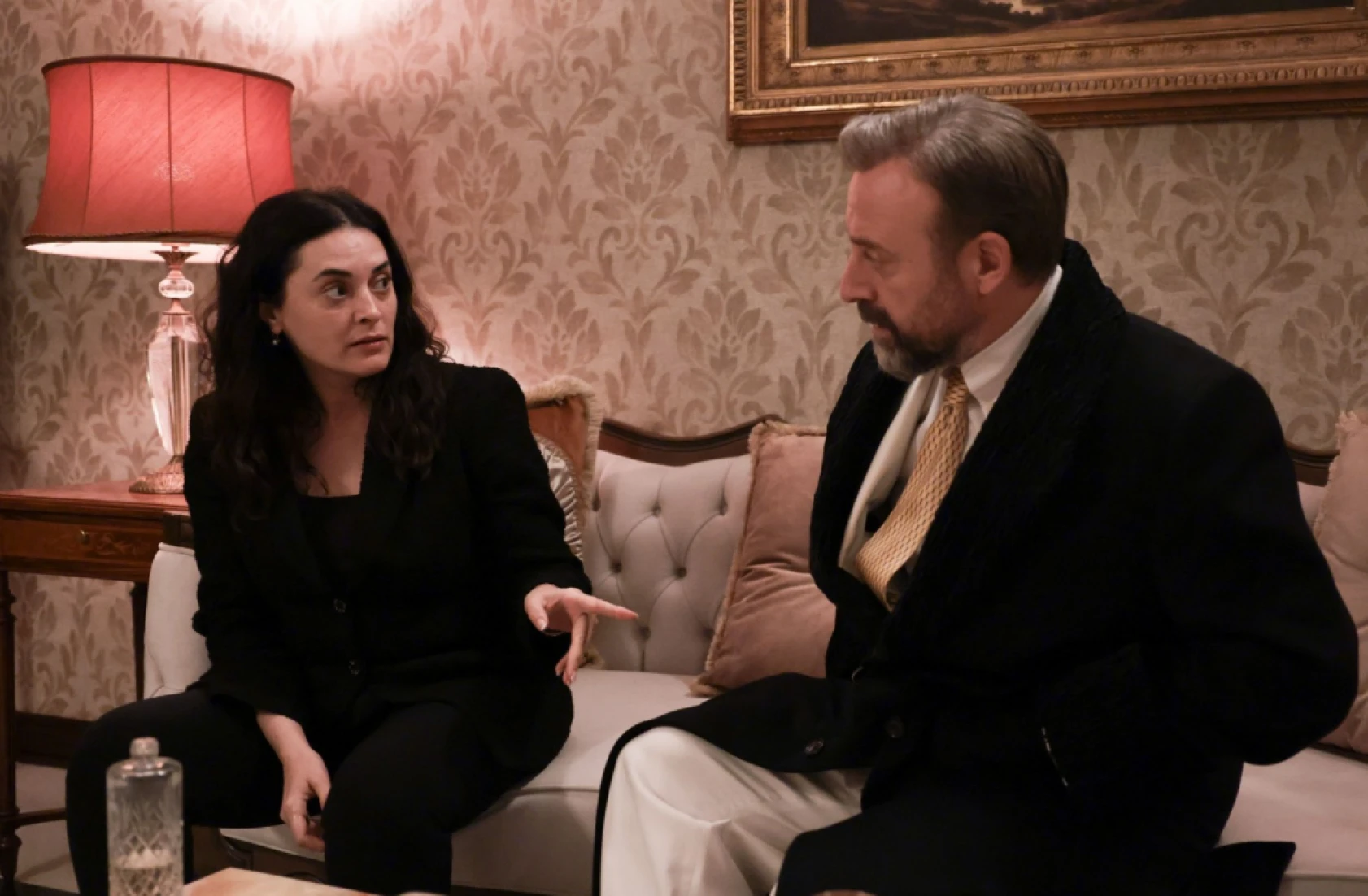 Kral Kaybederse'de son sözü kral söyler