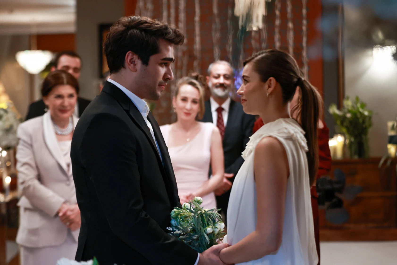 Yalı Çapkını'nda Ferit ve Seyran, yeni hayatlarına adım atmaya hazırlanıyor