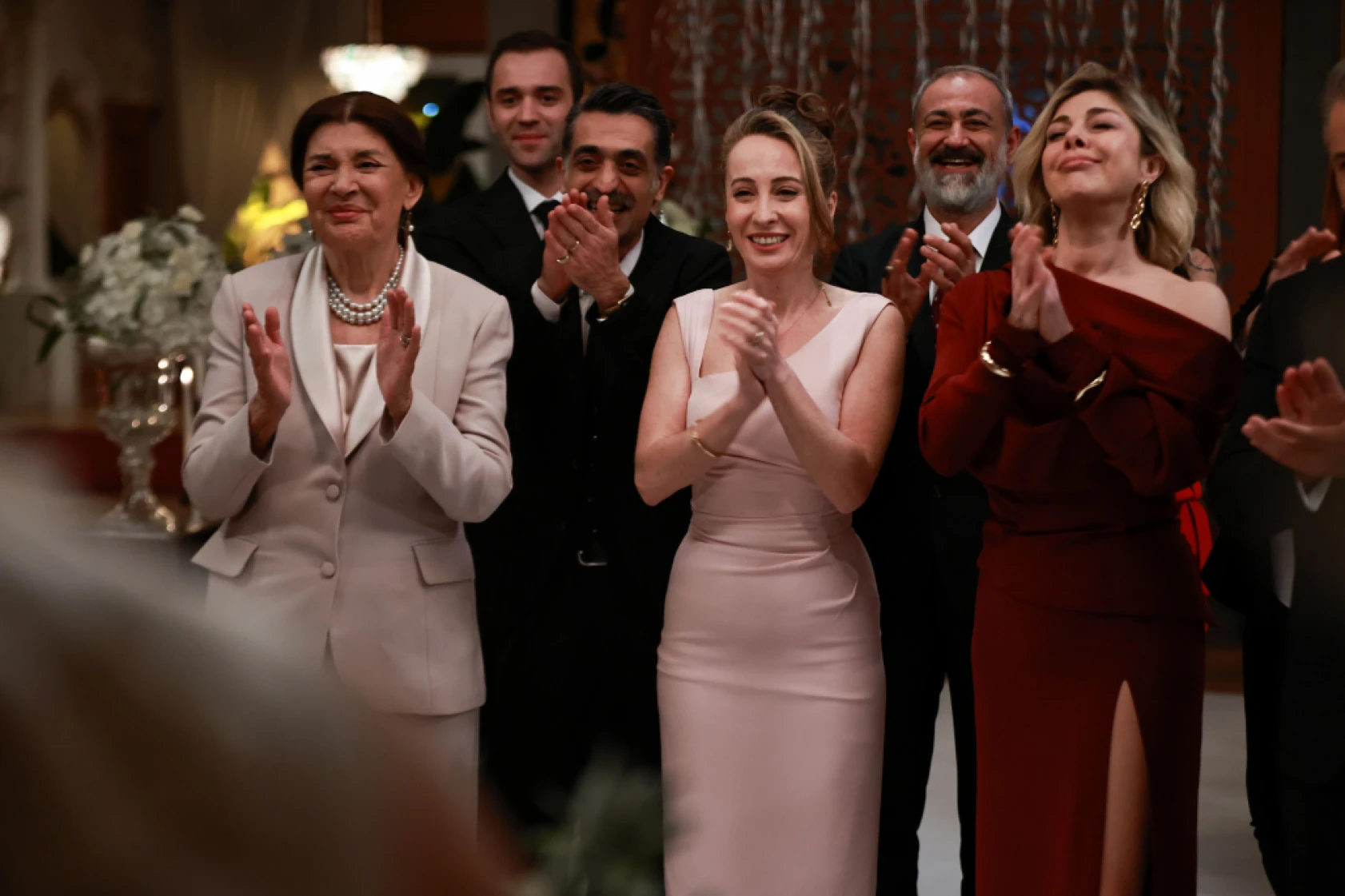 Yalı Çapkını'nda Ferit ve Seyran, yeni hayatlarına adım atmaya hazırlanıyor