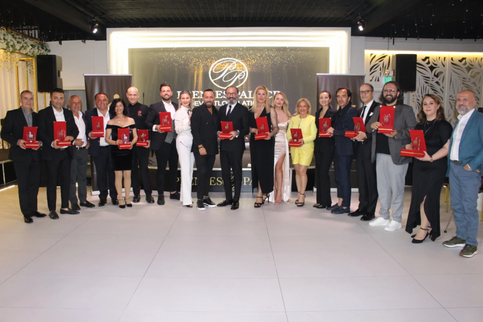 Şarkıcı Baha'dan Amputeliler gecesinde unutulmaz konser