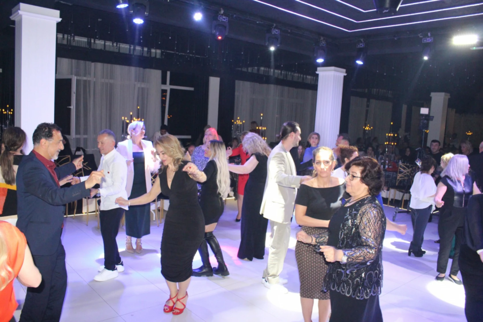 Şarkıcı Baha'dan Amputeliler gecesinde unutulmaz konser