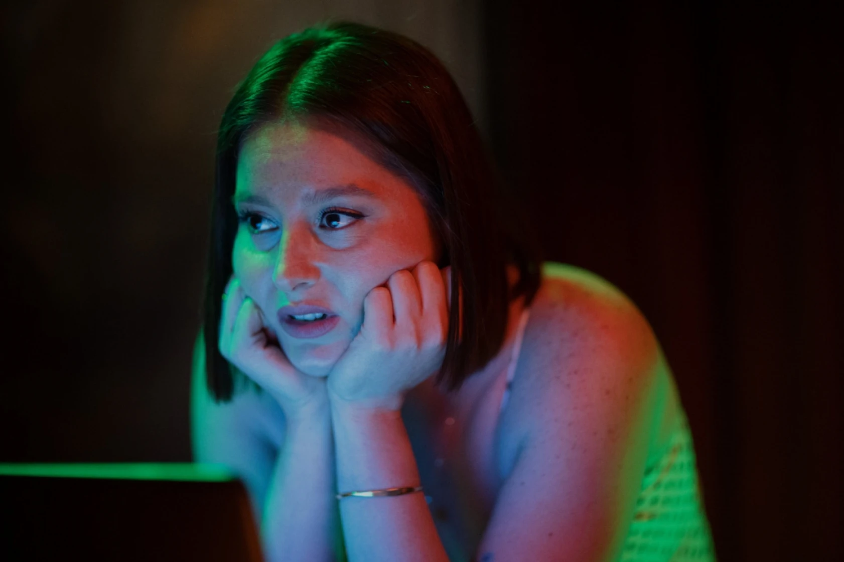 Çöp Adam'da Peri, Bülent ve İpek'i kurtarmaya çalışıyor