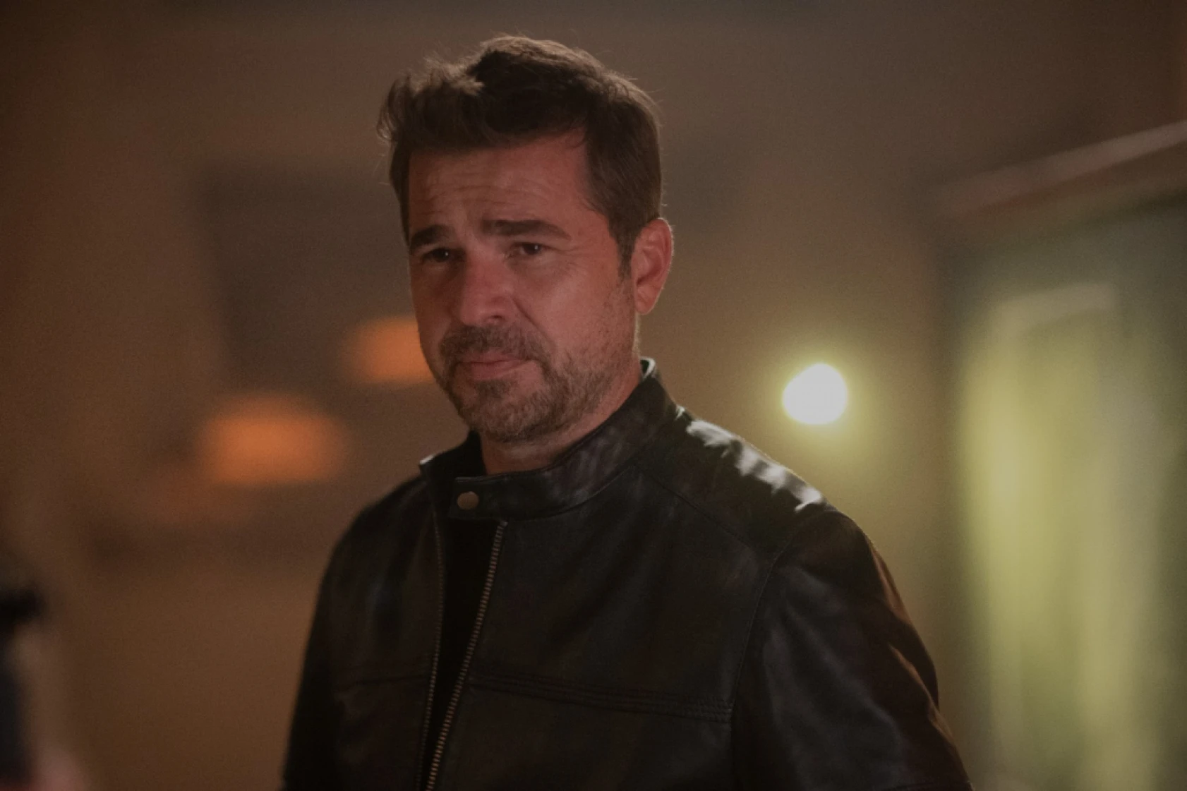 Çöp Adam'da Peri, Bülent ve İpek'i kurtarmaya çalışıyor