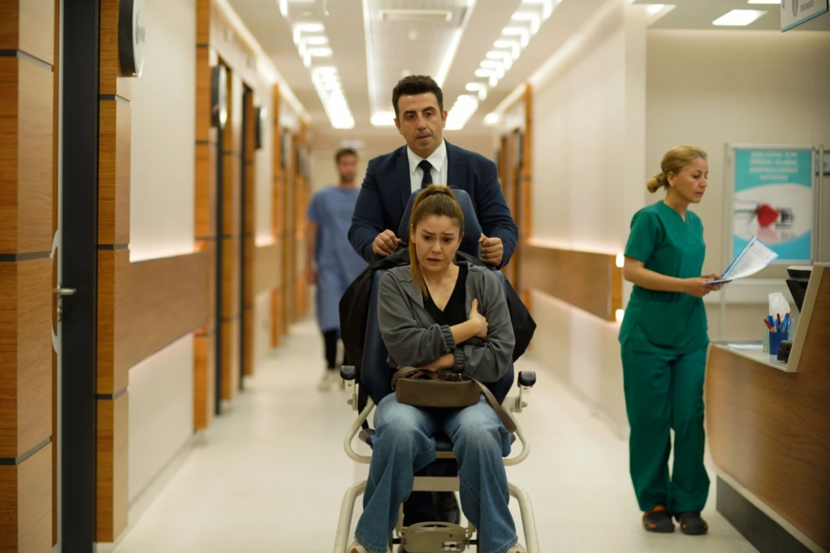 Çöp Adam'da Peri, Tamer'i tehlikeye atıyor