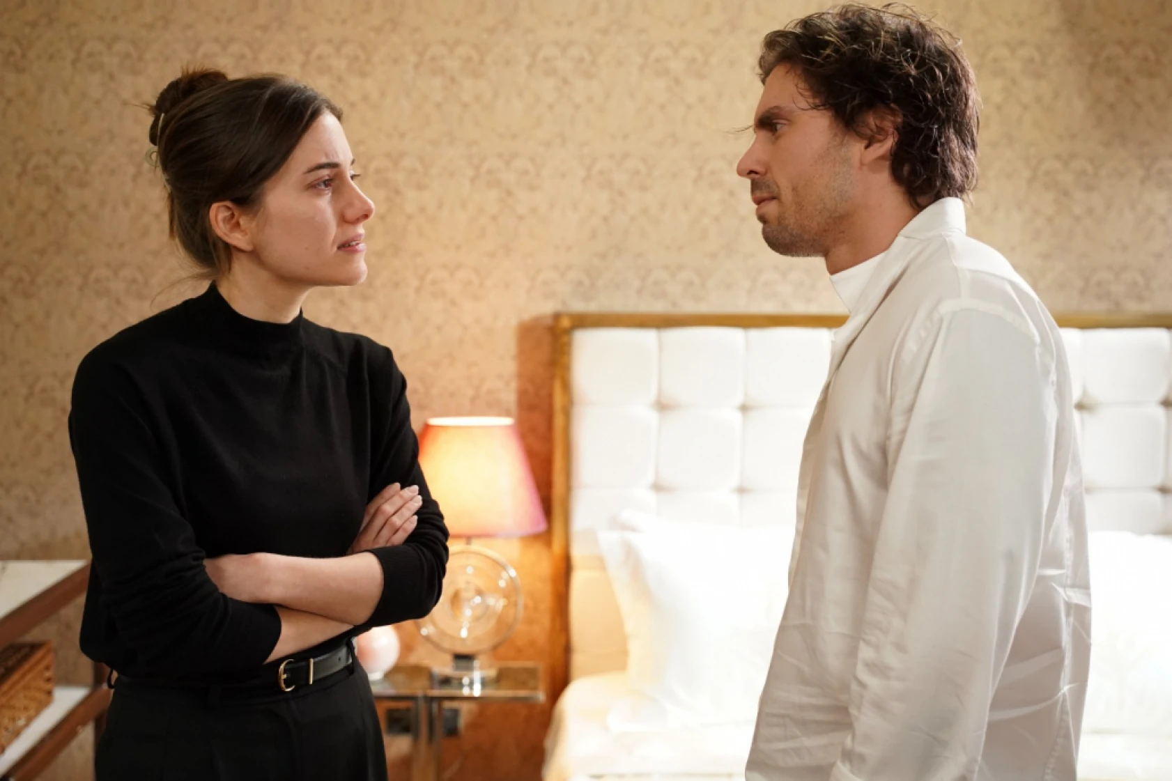 Yalı Çapkını'nda Seyran evi terk ediyor