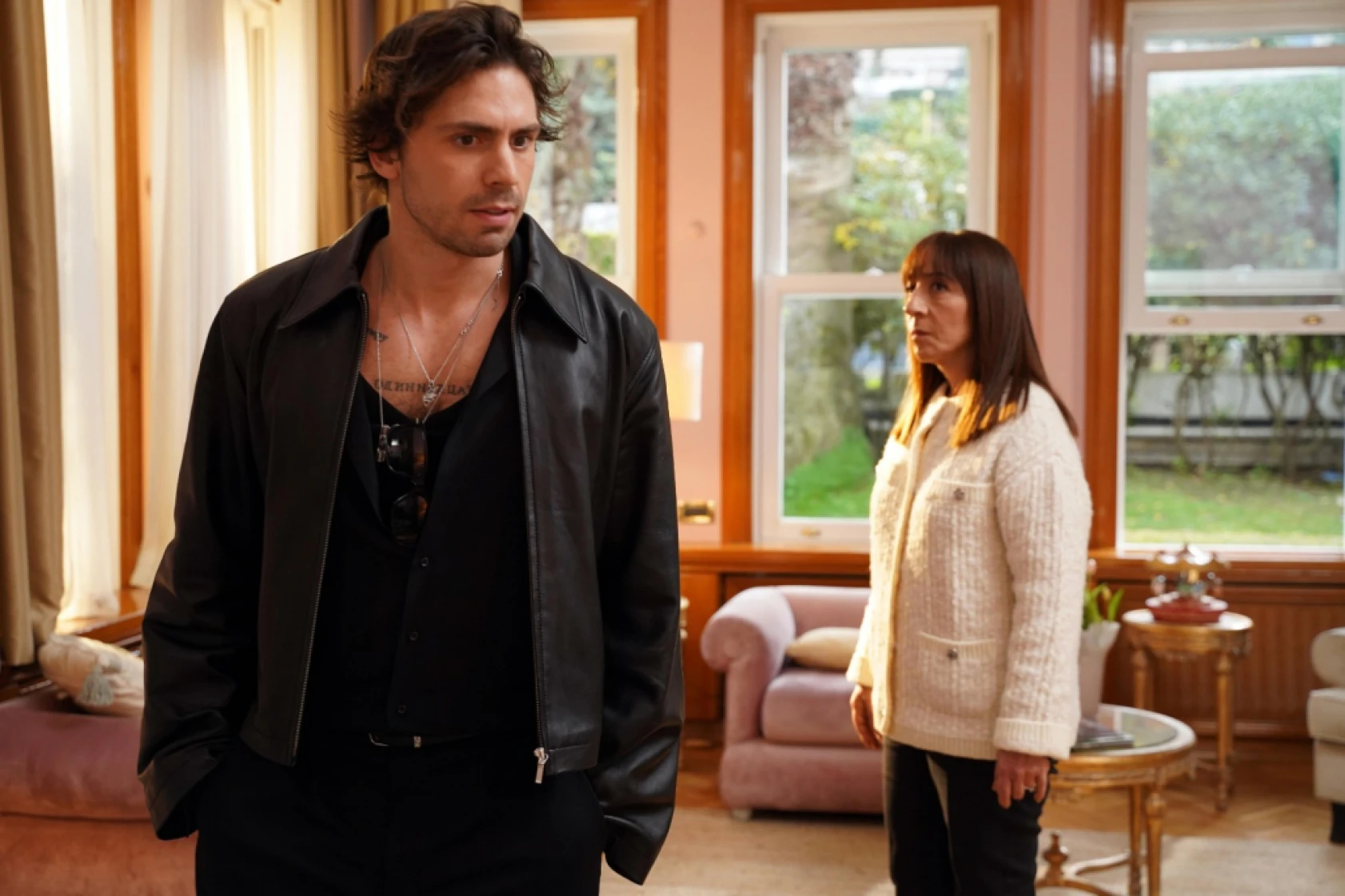 Yalı Çapkını'nda Seyran evi terk ediyor