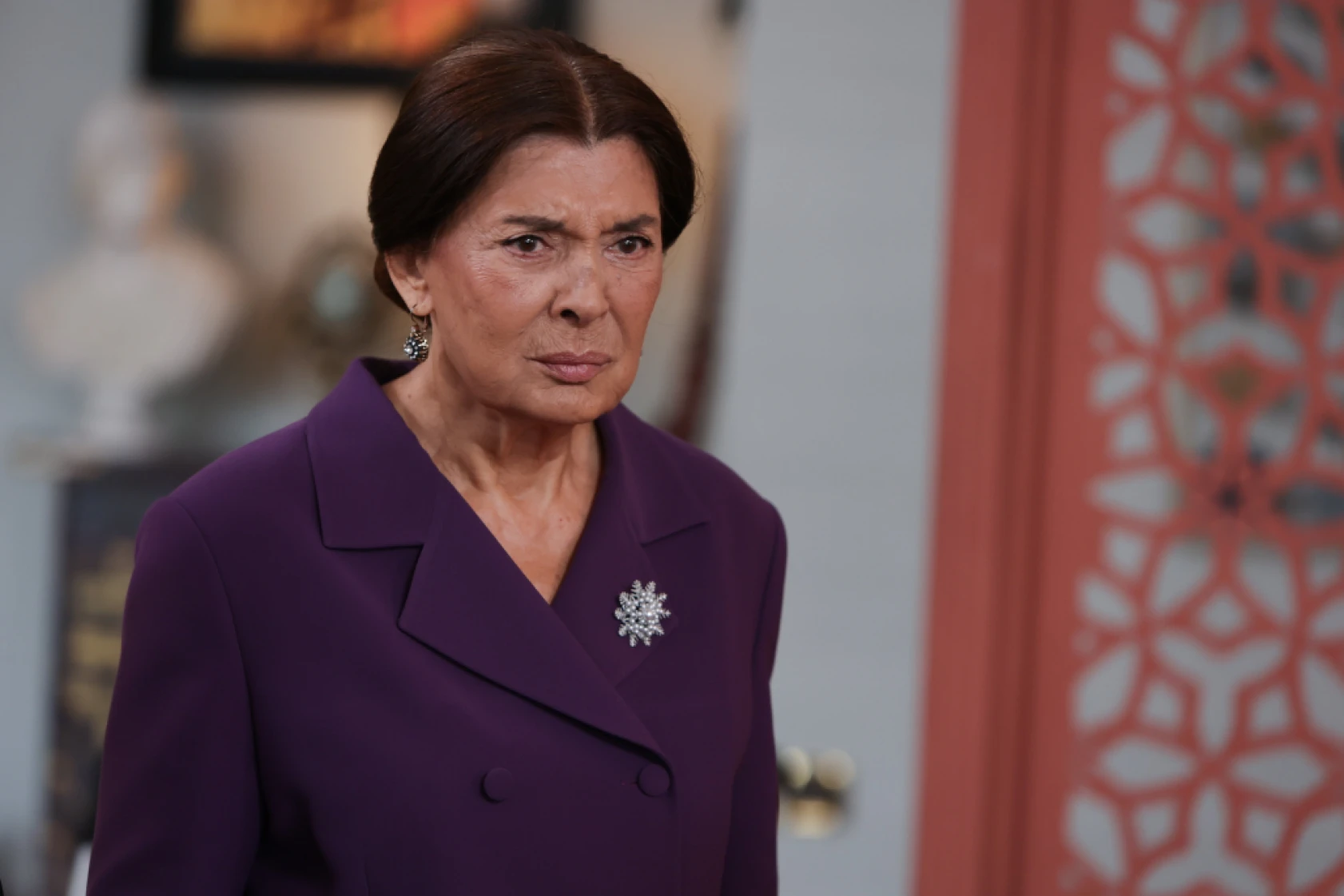 Diyar ile evlenmek üzere olan Ferit yol ayrımında