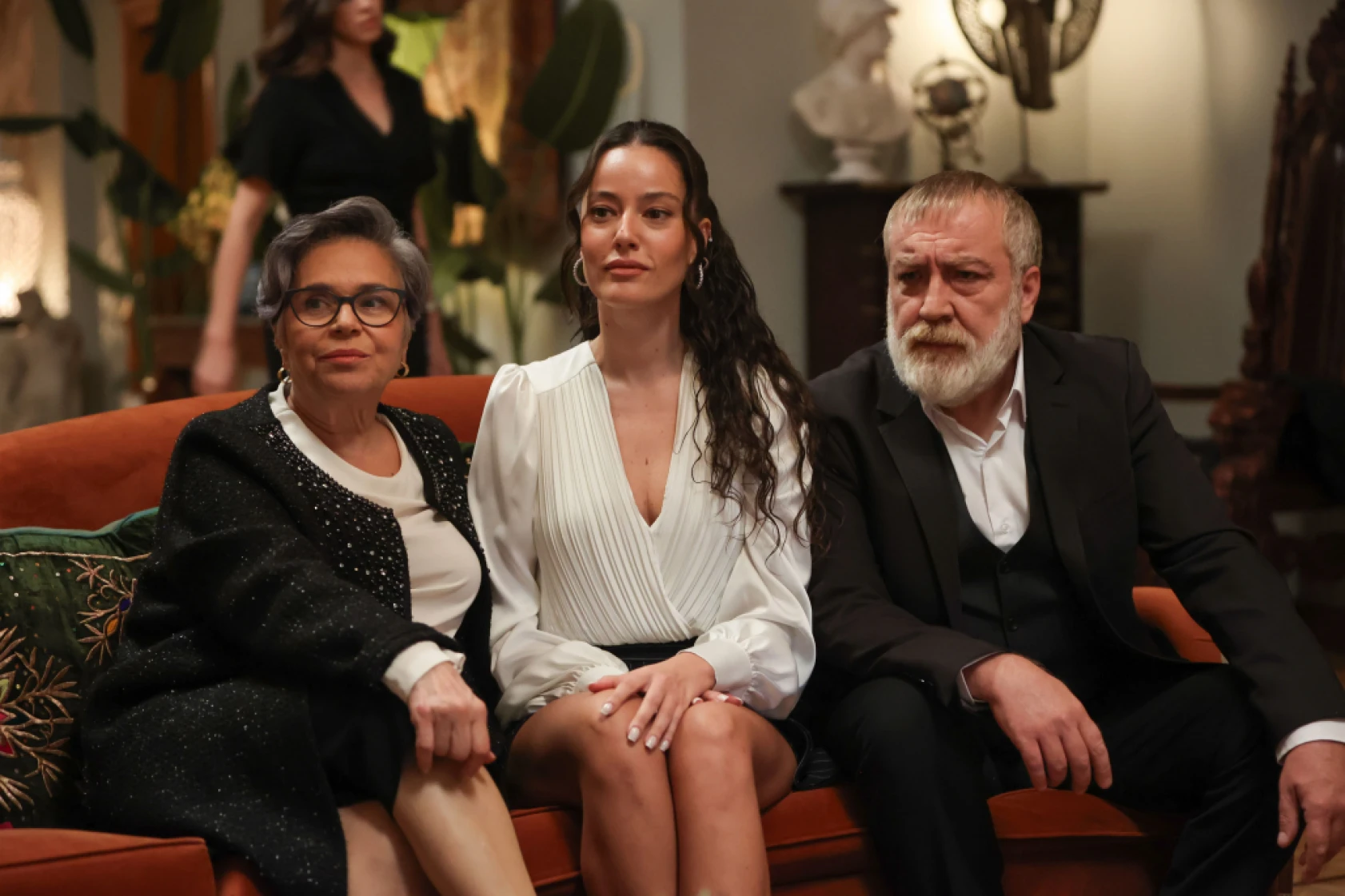 Yalı Çapkını'nda Seyran, Ferit'ten kaçamıyor