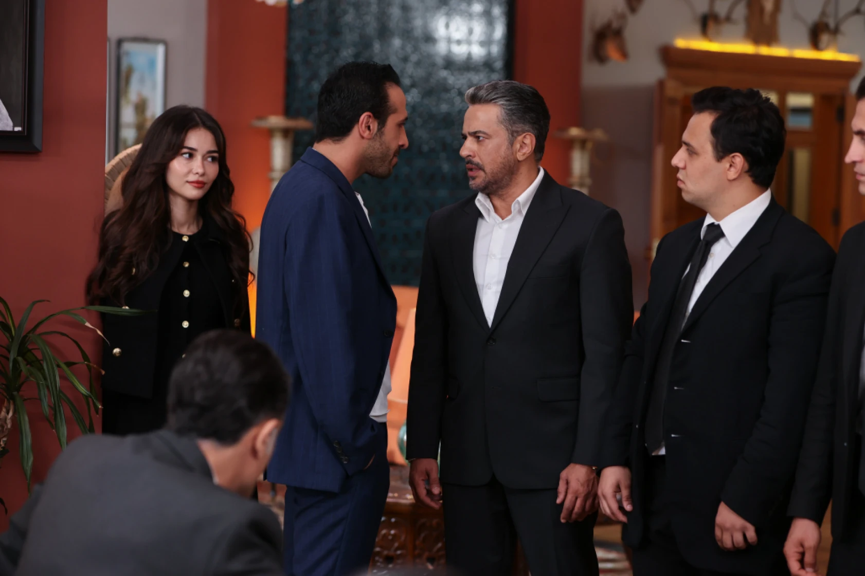 Diyar ile evlenmek üzere olan Ferit yol ayrımında