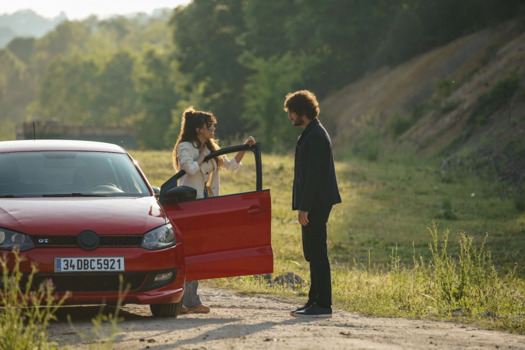 Yüz Yıllık Mucize'de Harika, Kemal'le bağlarını koparıyor