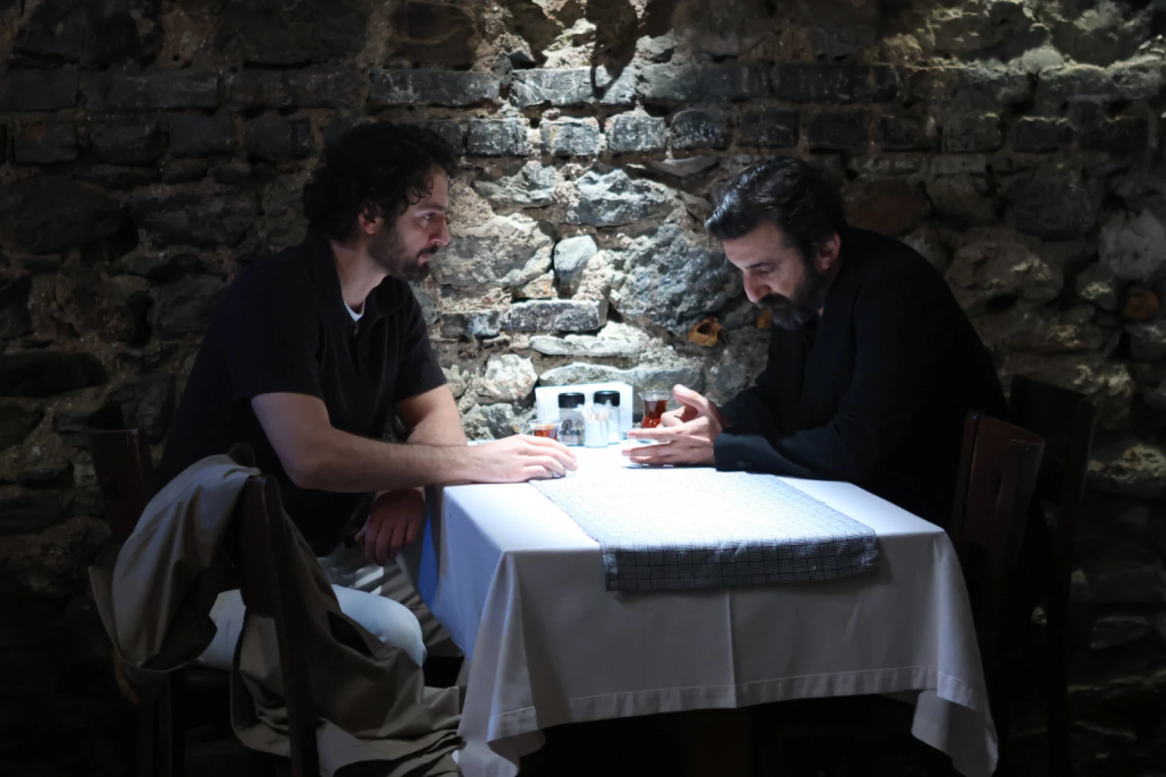 Yüz Yıllık Mucize'de Kemal, konağa taşınıyor