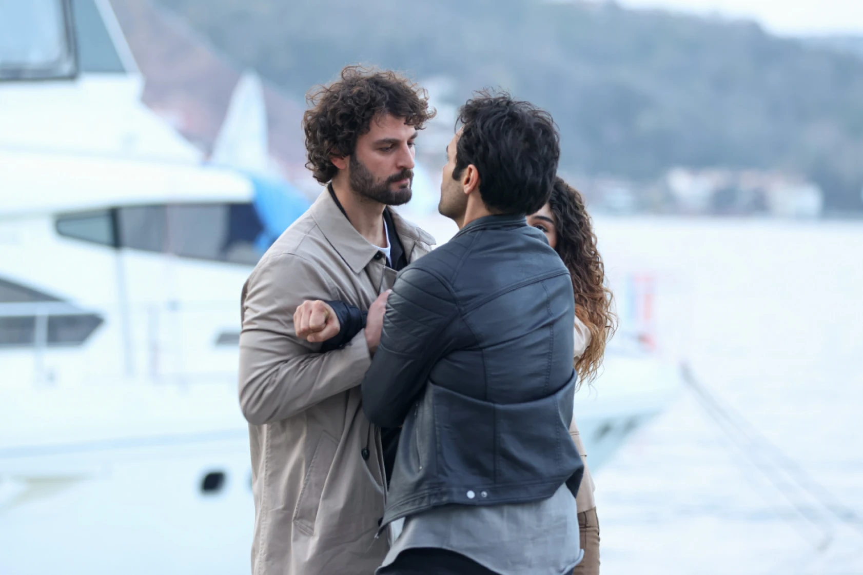 Yüz Yıllık Mucize'de Kemal, konağa taşınıyor