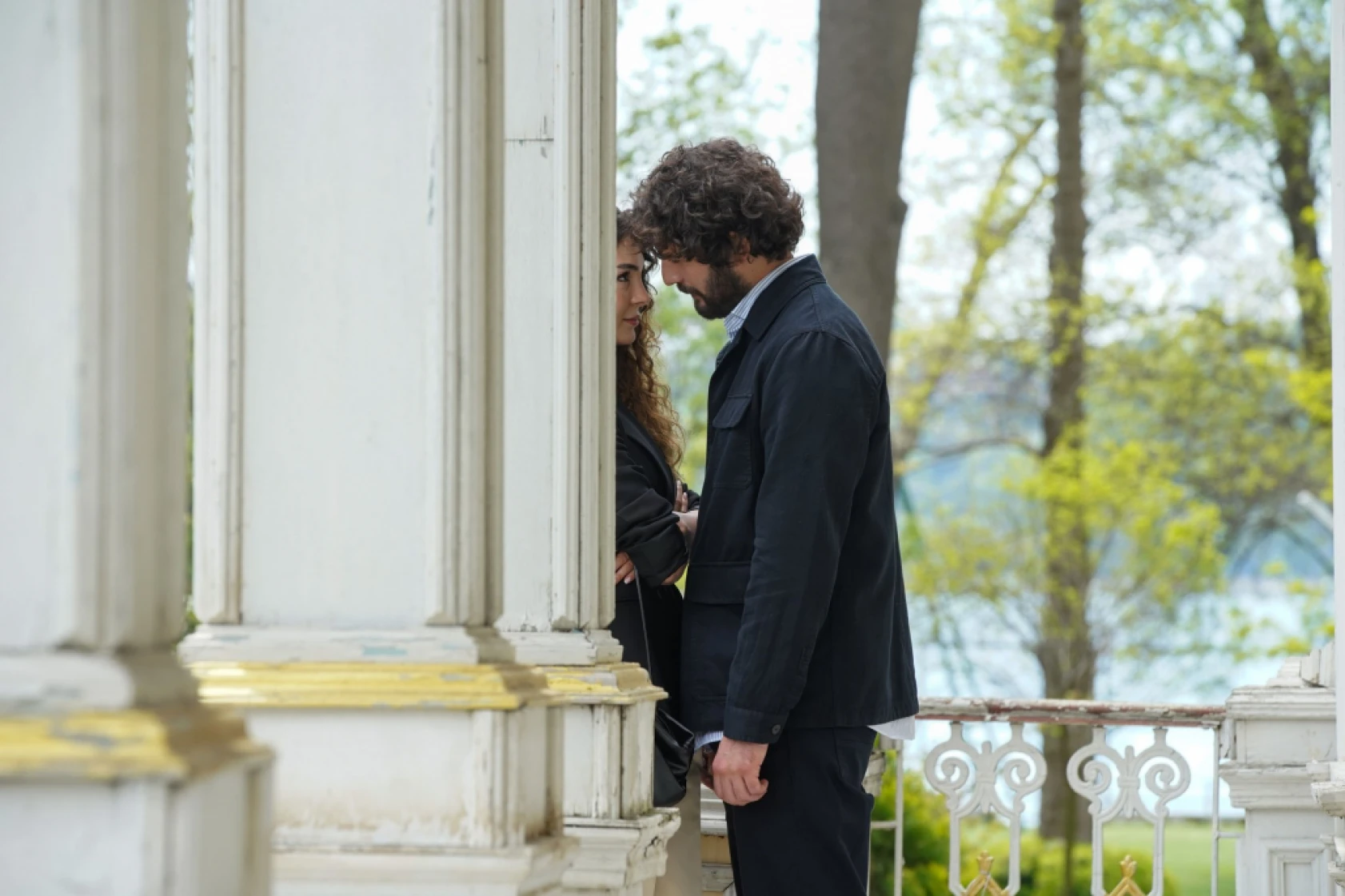 Yüz Yıllık Mucize'de Harika'ya sürpriz doğum günü