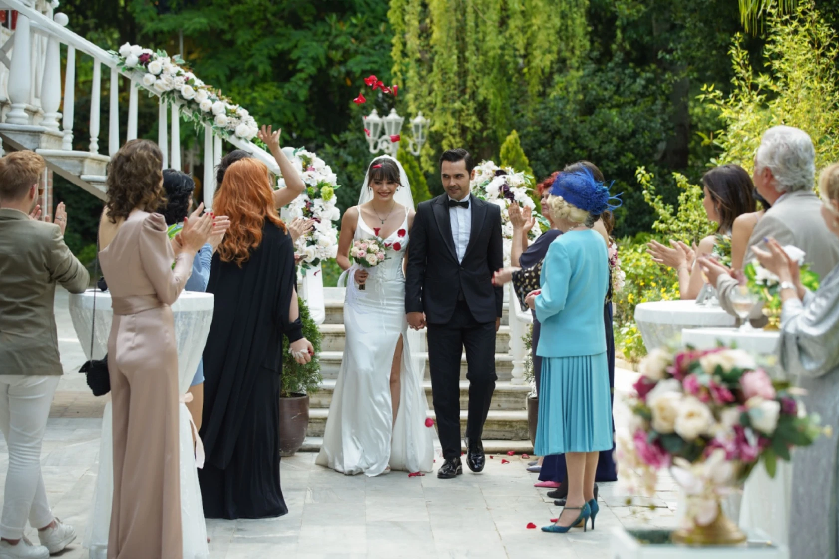 Yüz Yıllık Mucize'de Harika, Kemal'le bağlarını koparıyor