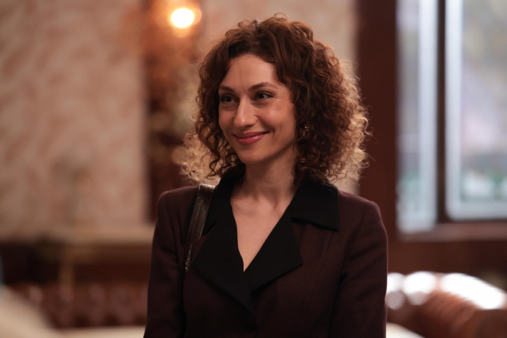 Kral Kaybederse'de Kral kartları yeniden dağıtıyor