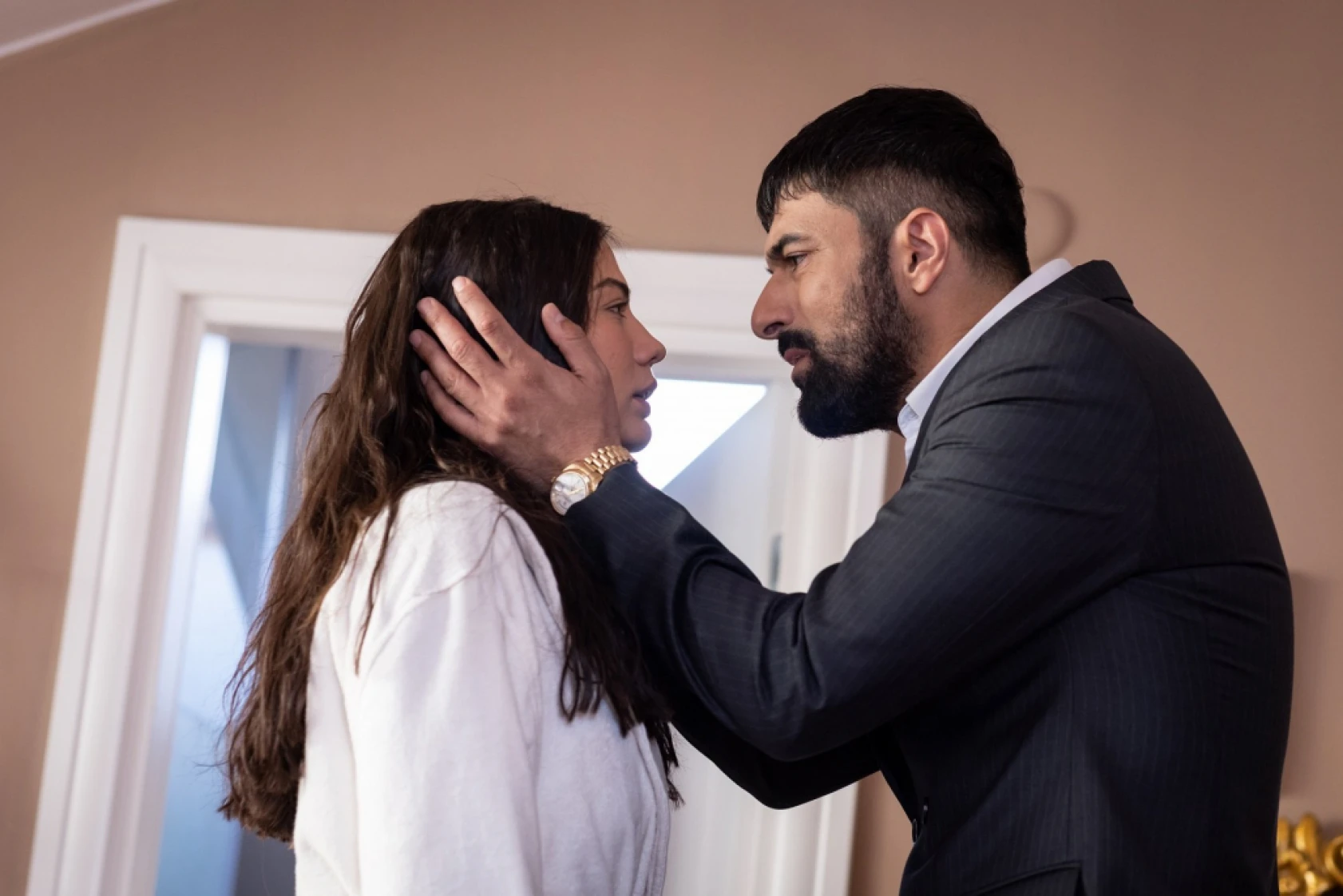 Adım Farah'ın 18. yeni bölüm kareleri ve özeti yayınlandı