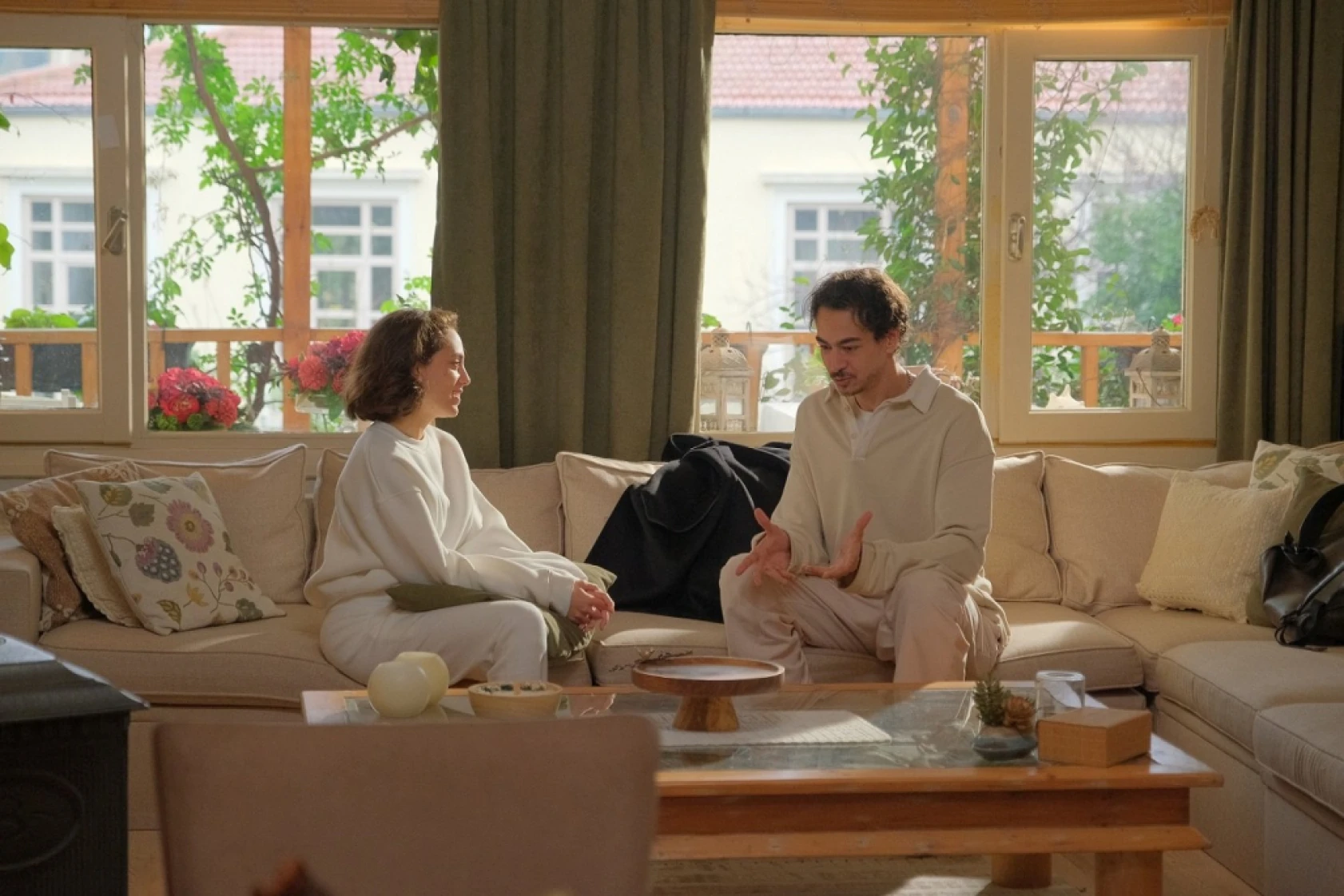 Arak dizisinden yeni kareler yayınlandı