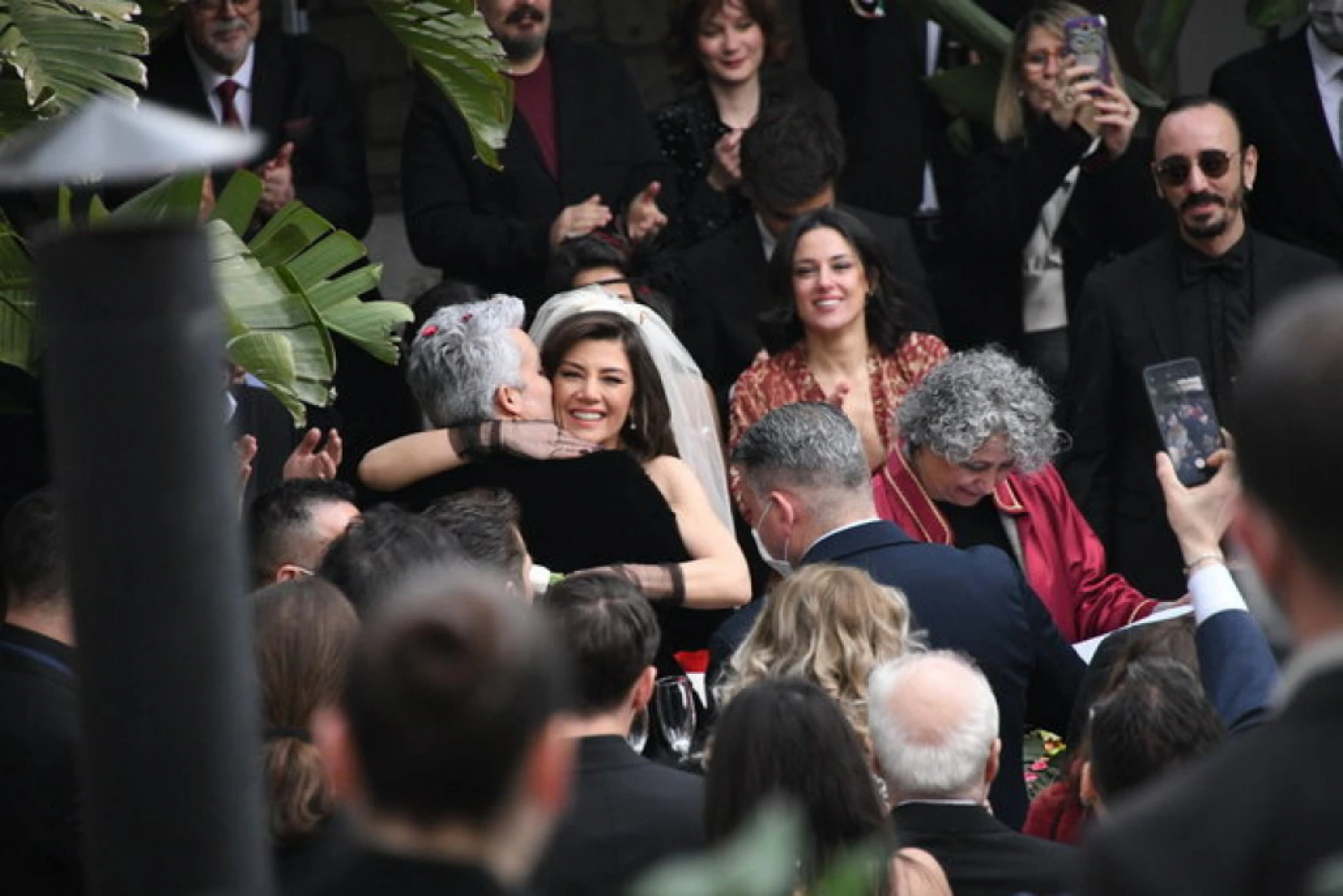 Gökçe Bahadır ile Emir Ersoy evlendi