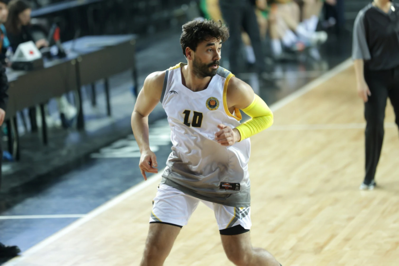 Kraliçe'nin Ateş'i Gökhan Alkan basketbol dersi aldı