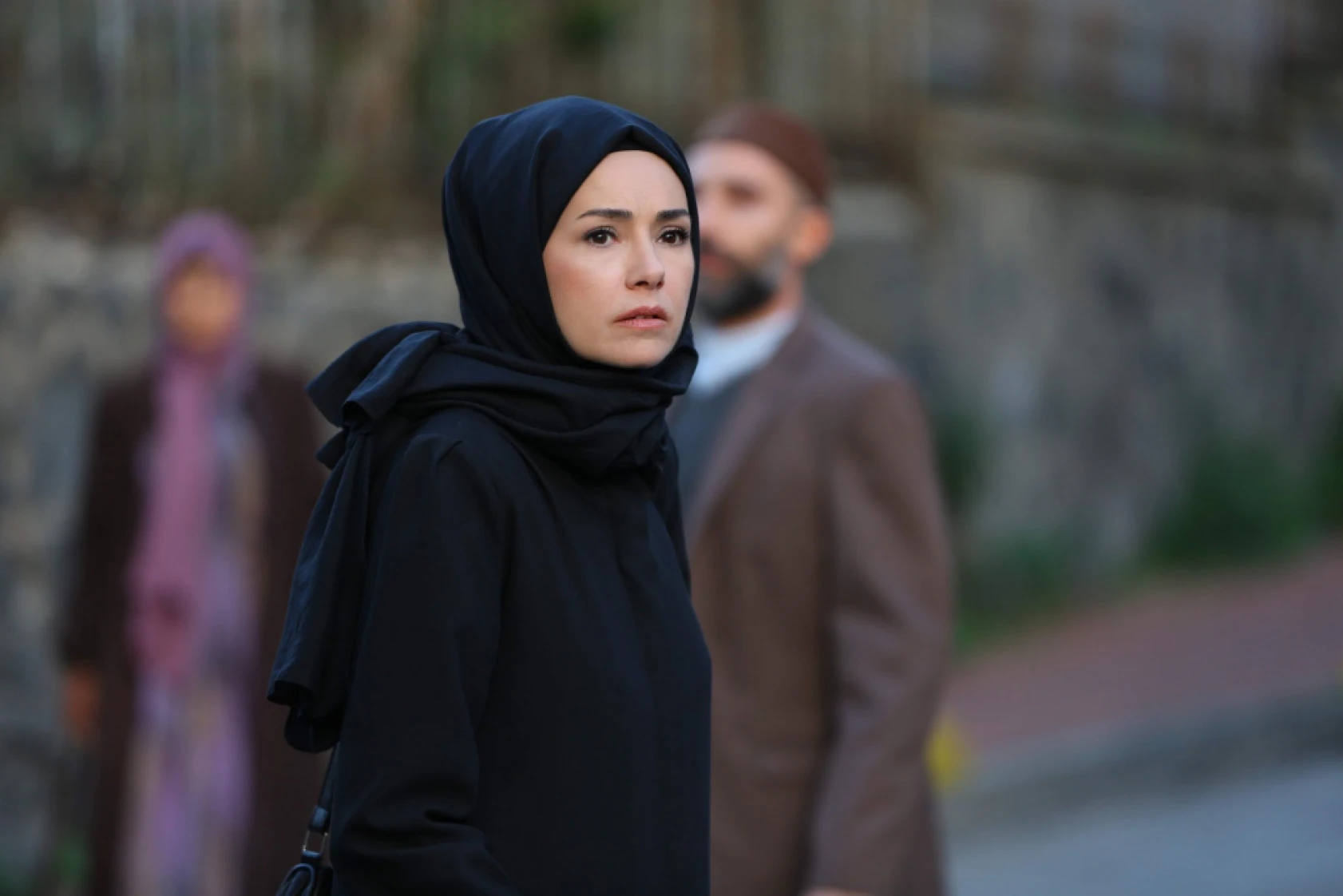 Kızıl Goncalar 1. bölüm özet ve fotoğrafları yayınlandı