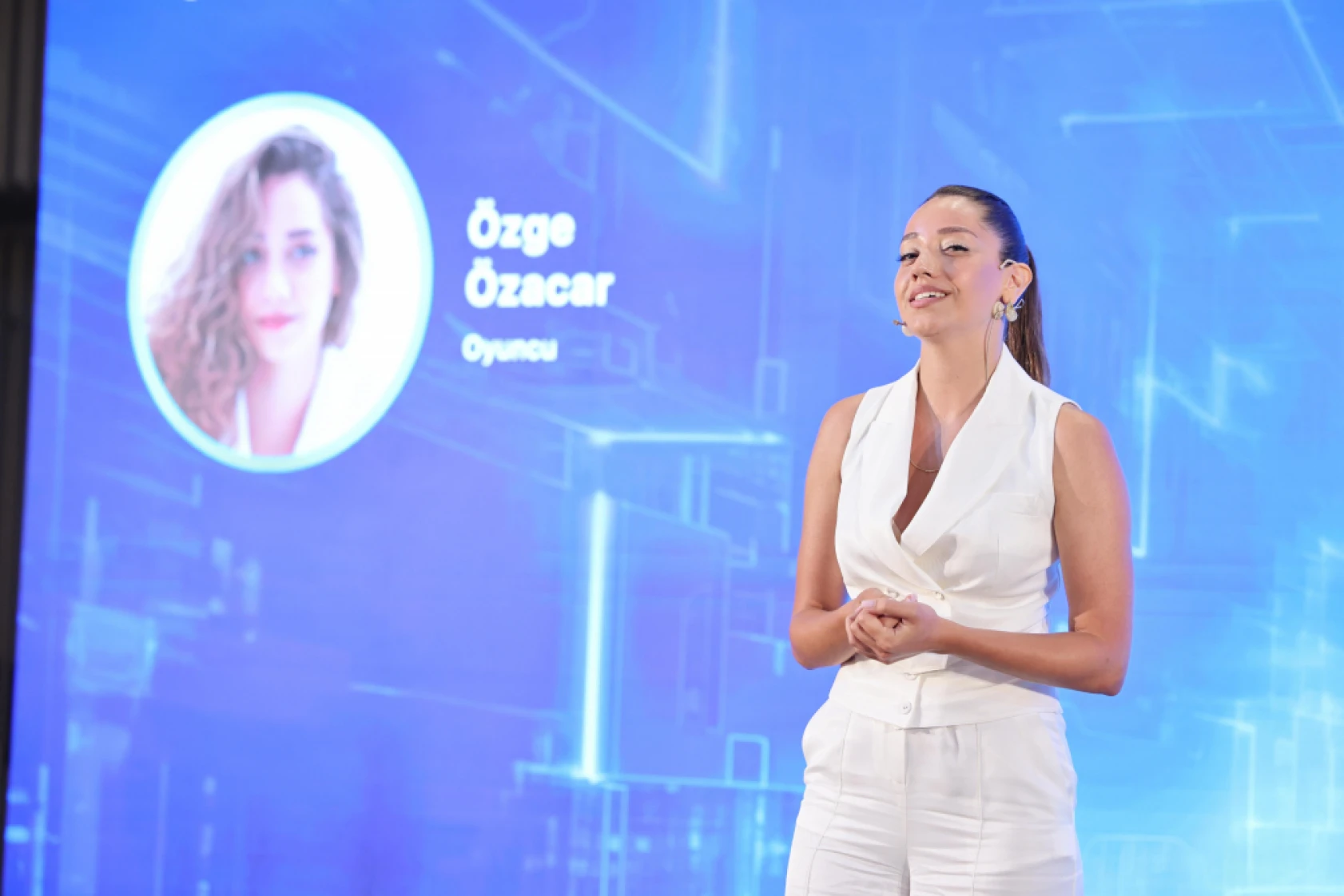 Özge Özacar, yapay zeka ve sanatın evrimini anlattı