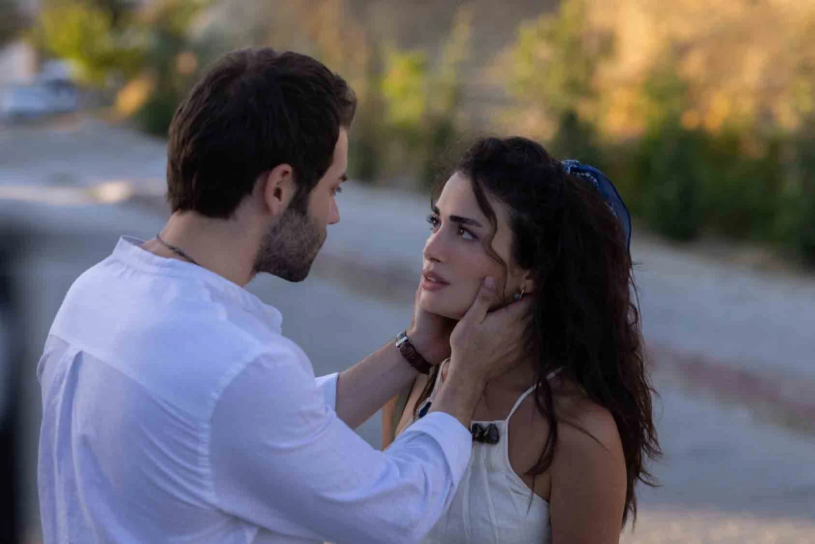 Safir dizisinden yeni kareler paylaşıldı