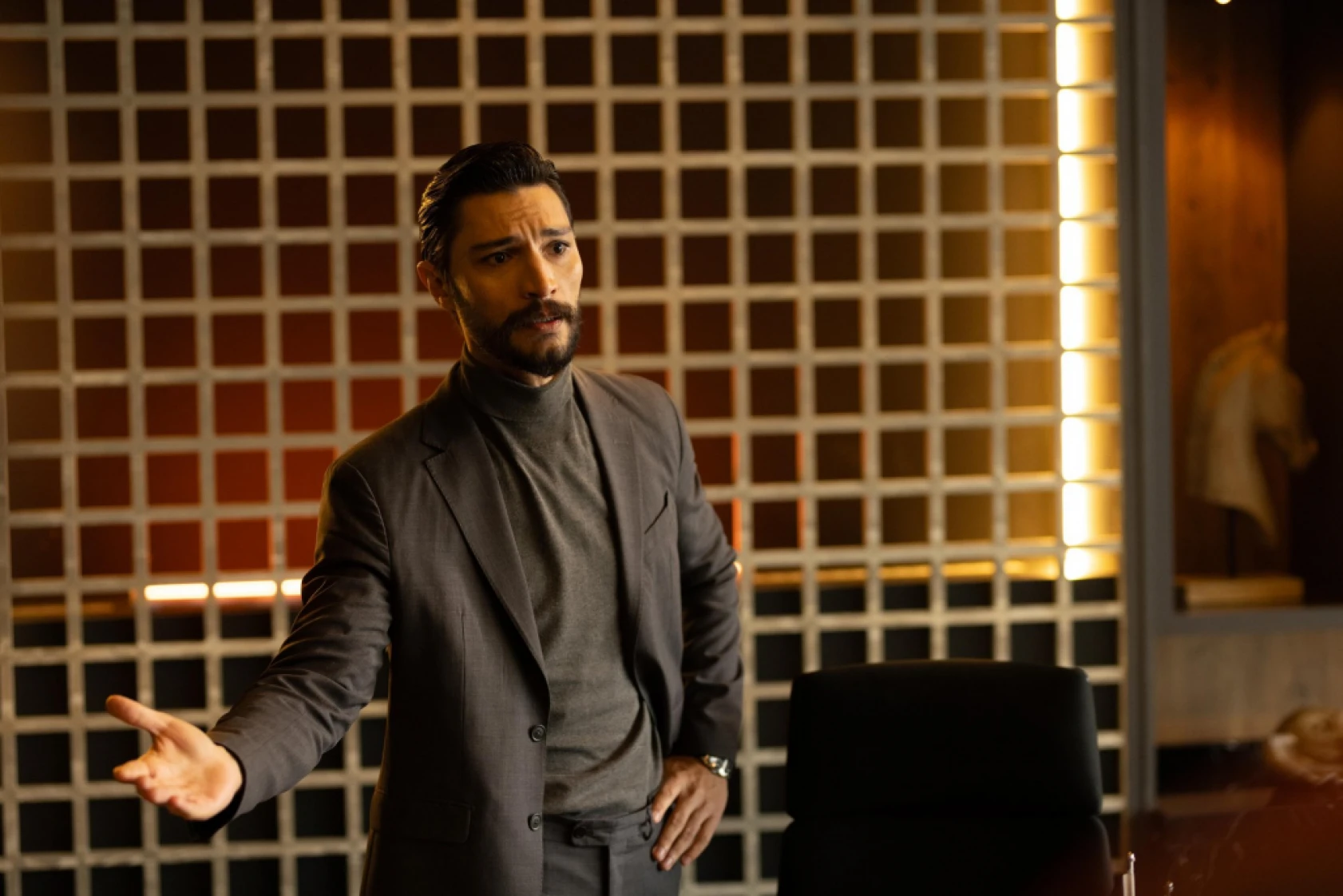 Safir 17. bölüm özeti ve fotoğrafları yayınlandı