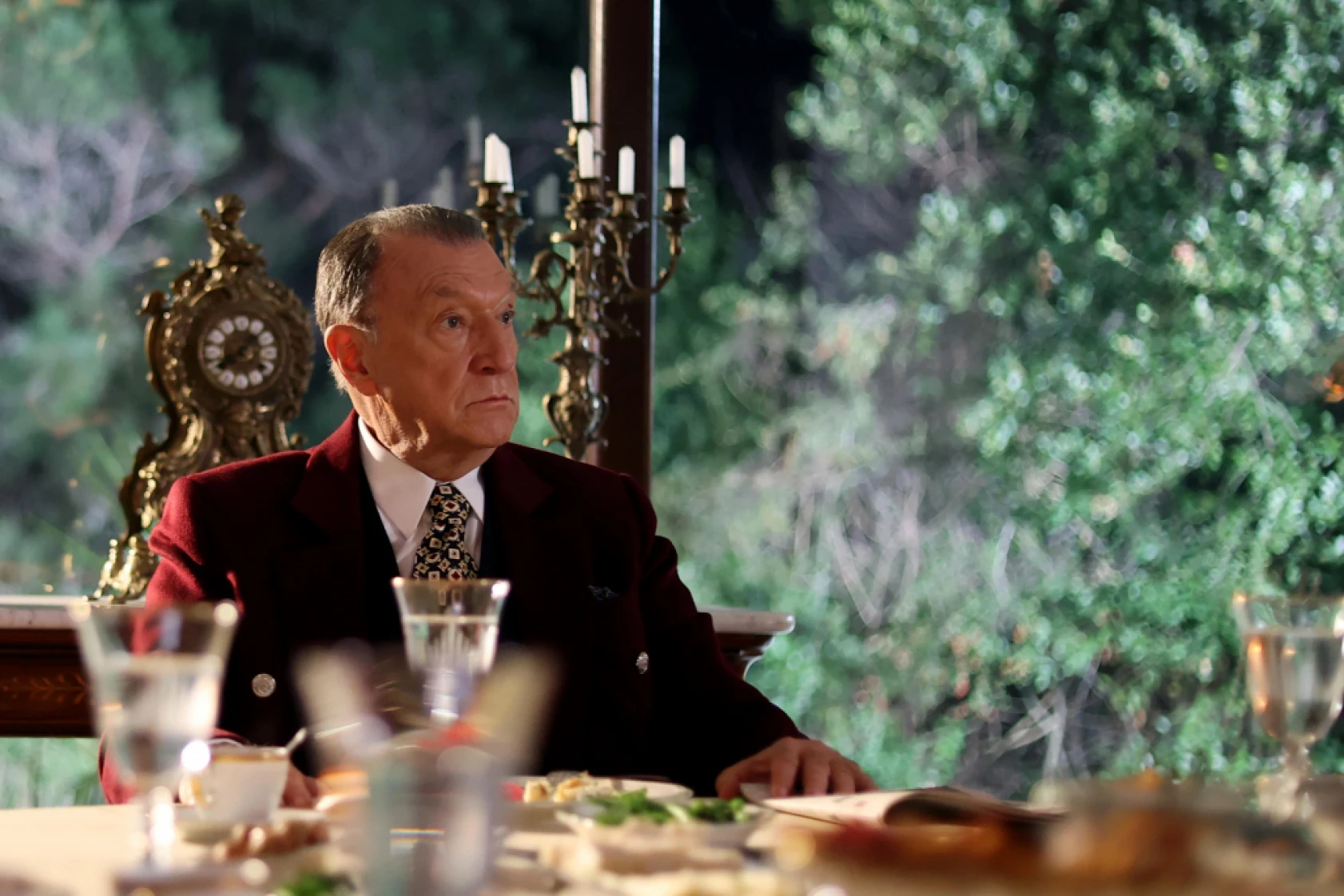 Sen Ağlama İstanbul'da Şirin, Şehrazat'tan kurtulmak için planını uyguluyor