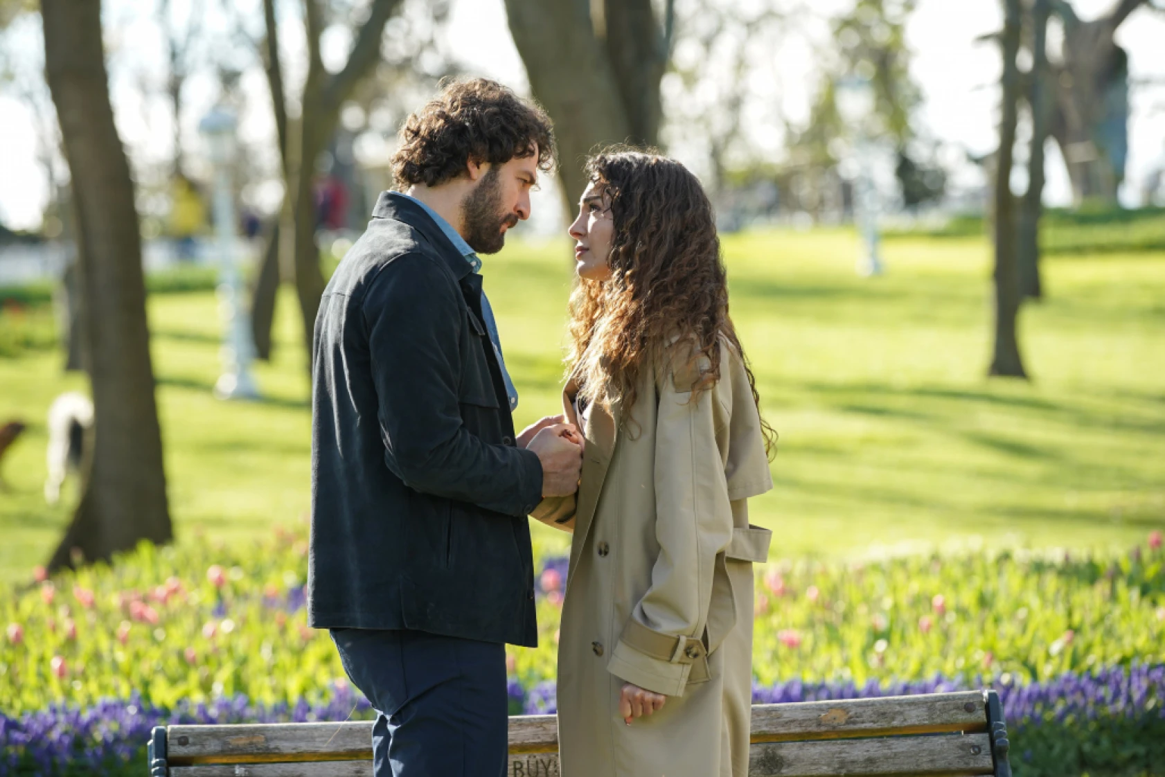 Yüz Yıllık Mucize'de Kemal, Harika'ya evlenme teklifi ediyor