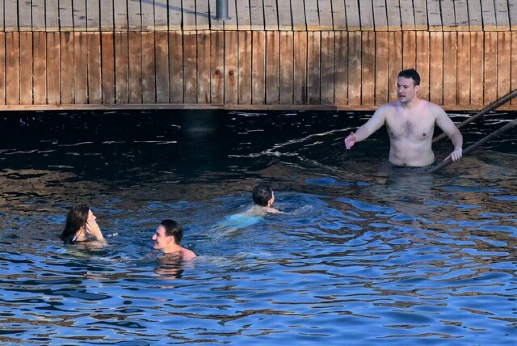 Hatice Şendil, iskelede düştü