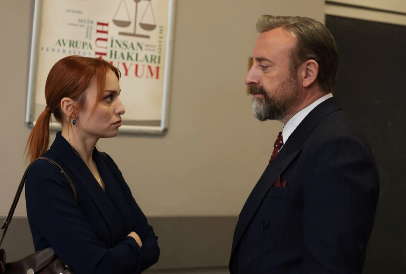 Kral Kaybederse'de yeni başlangıçlar, eski yükler