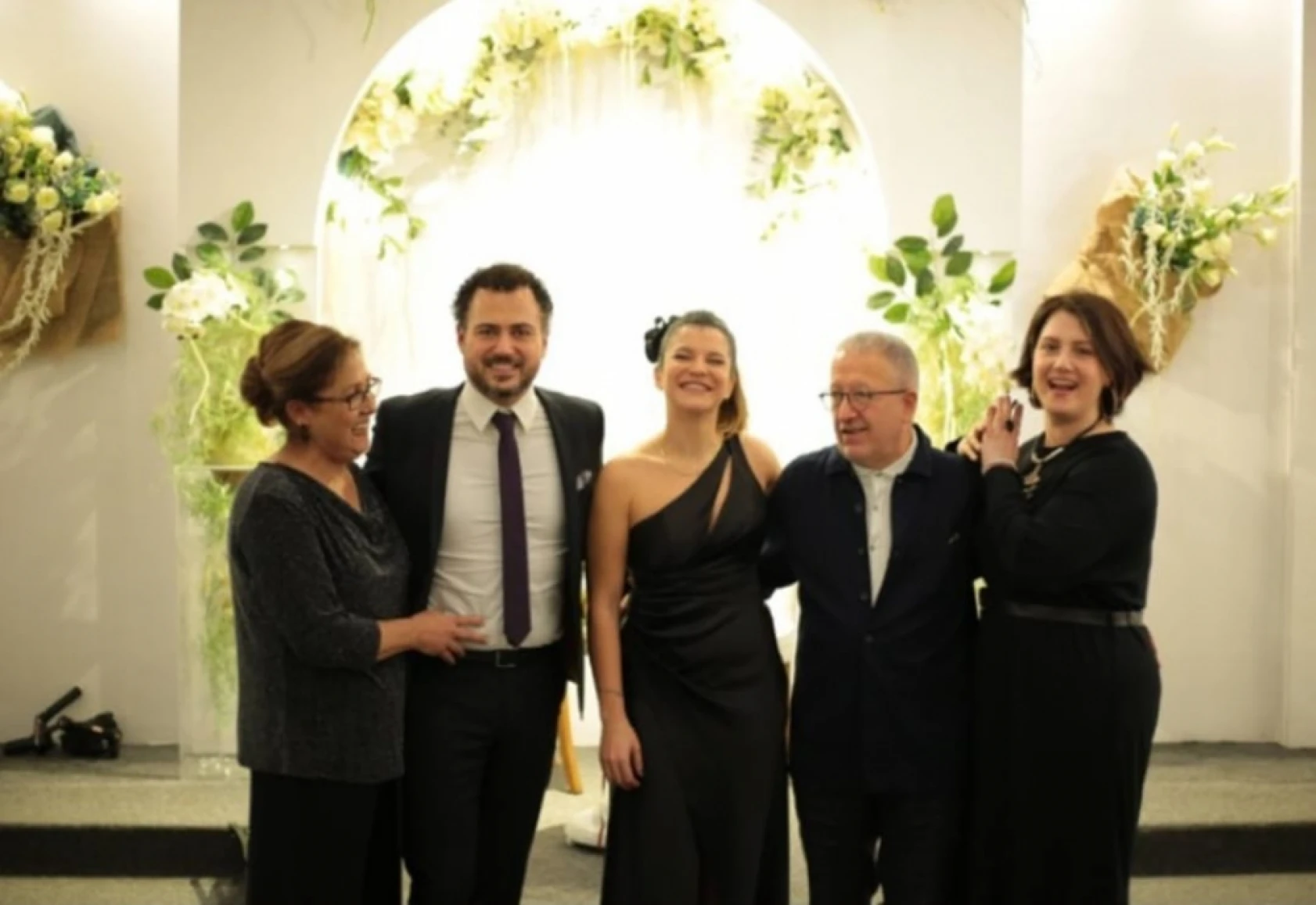 Furkan Dede ve Berçin Tavukçuoğlu nişanlandı