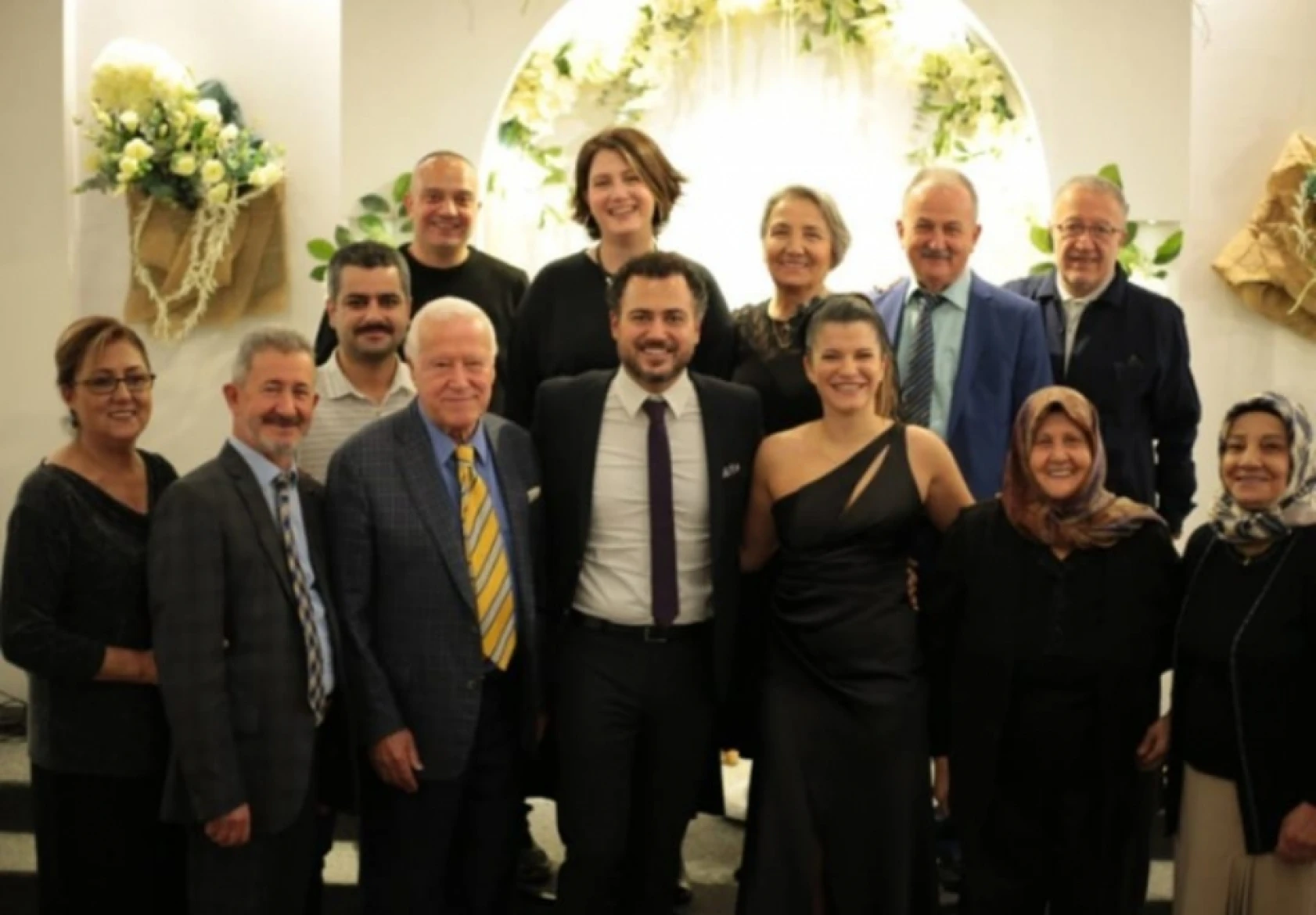 Furkan Dede ve Berçin Tavukçuoğlu nişanlandı