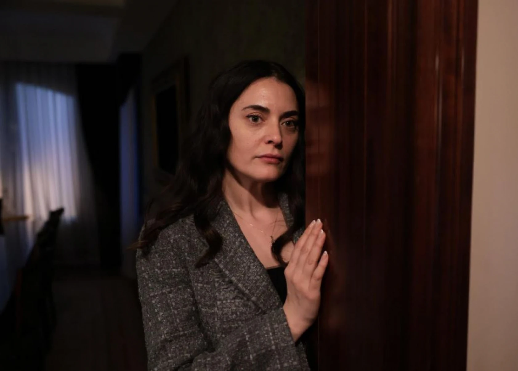 Kral Kaybederse'de Kral kartları yeniden dağıtıyor