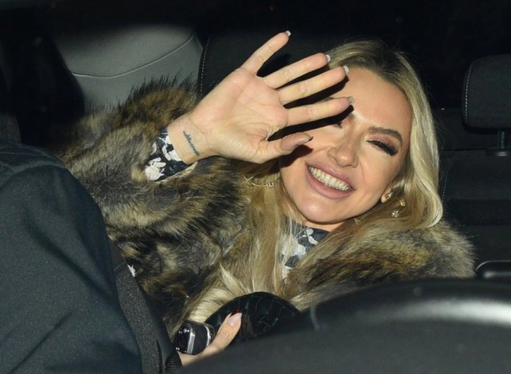 Şarkıcı Hadise, yeni yıldan ne diledi?