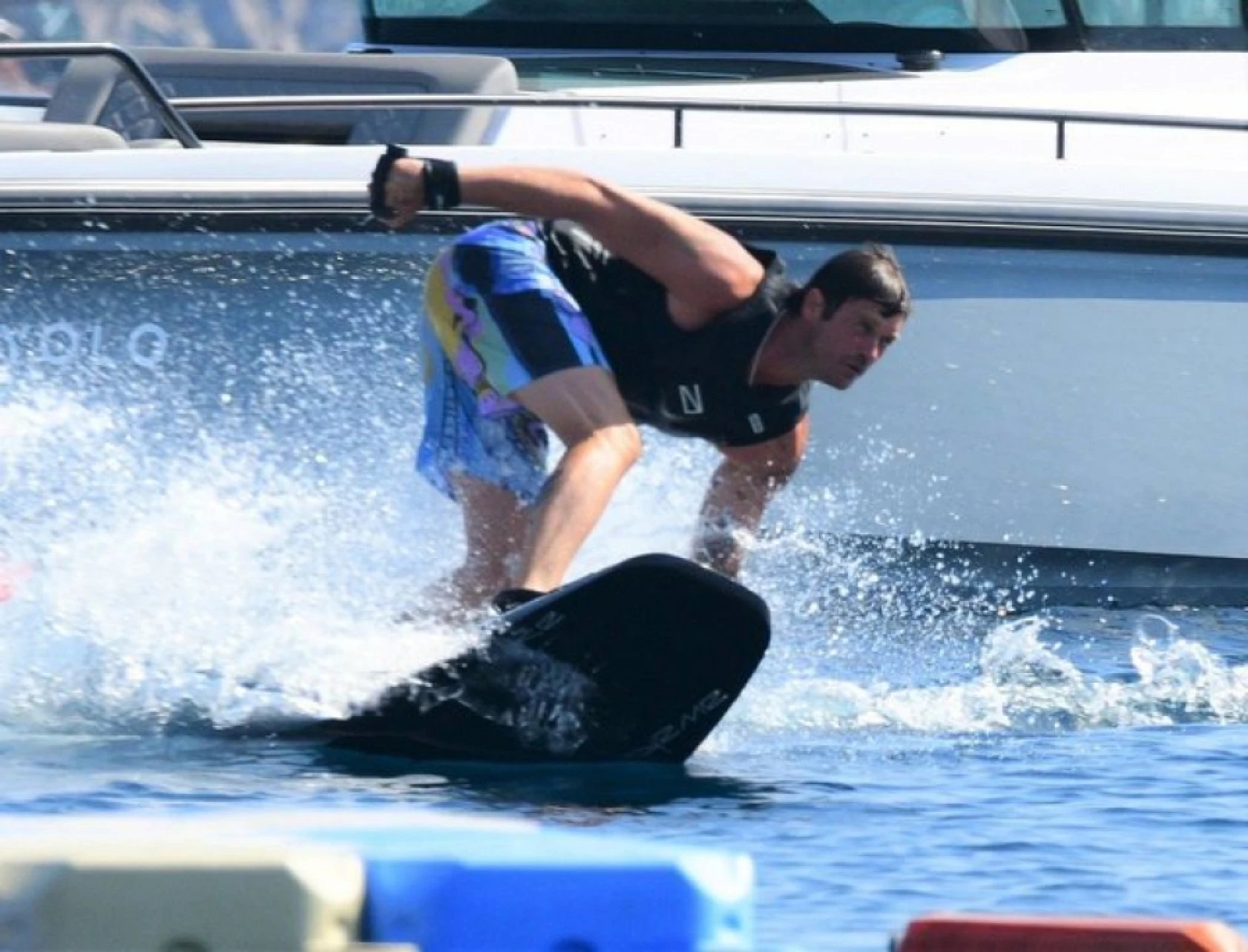 Kıvanç Tatlıtuğ'un jetsurf hüneri