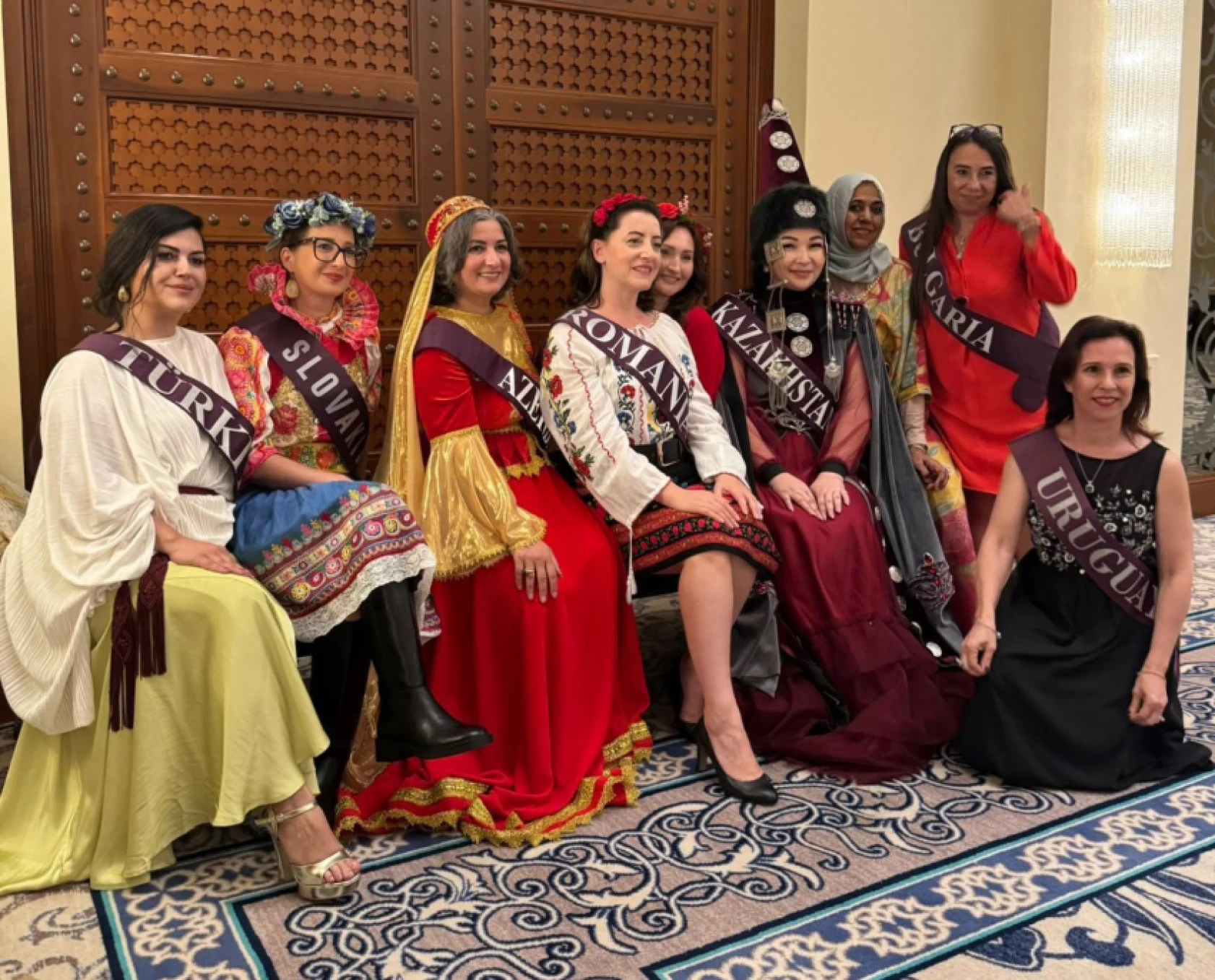 Ressam Pınar Tuba Biçmen'den Dubai çıkarması! Türkiye'yi başarıyla temsil etti!