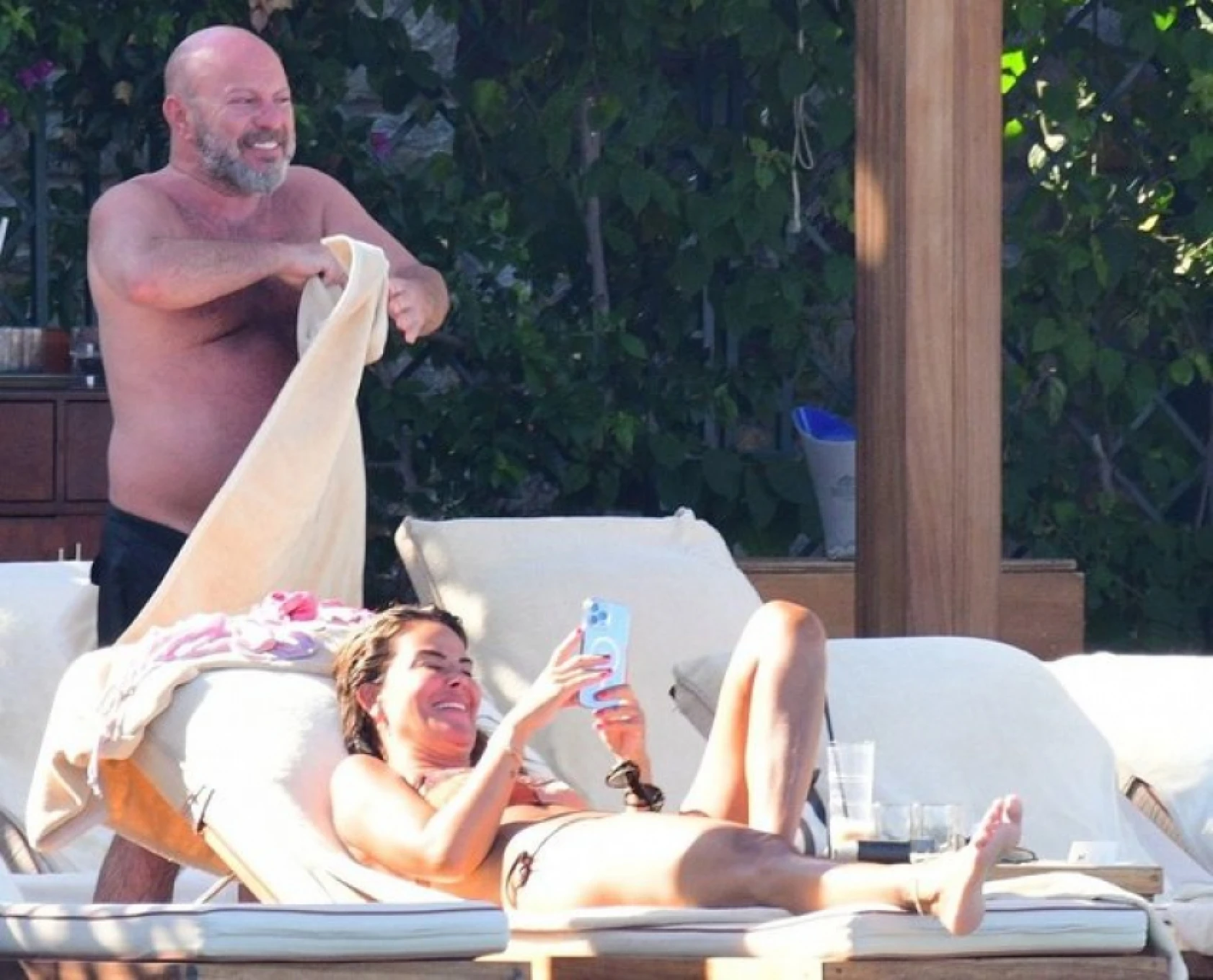 Özlem Yıldız'ın aşk tatili