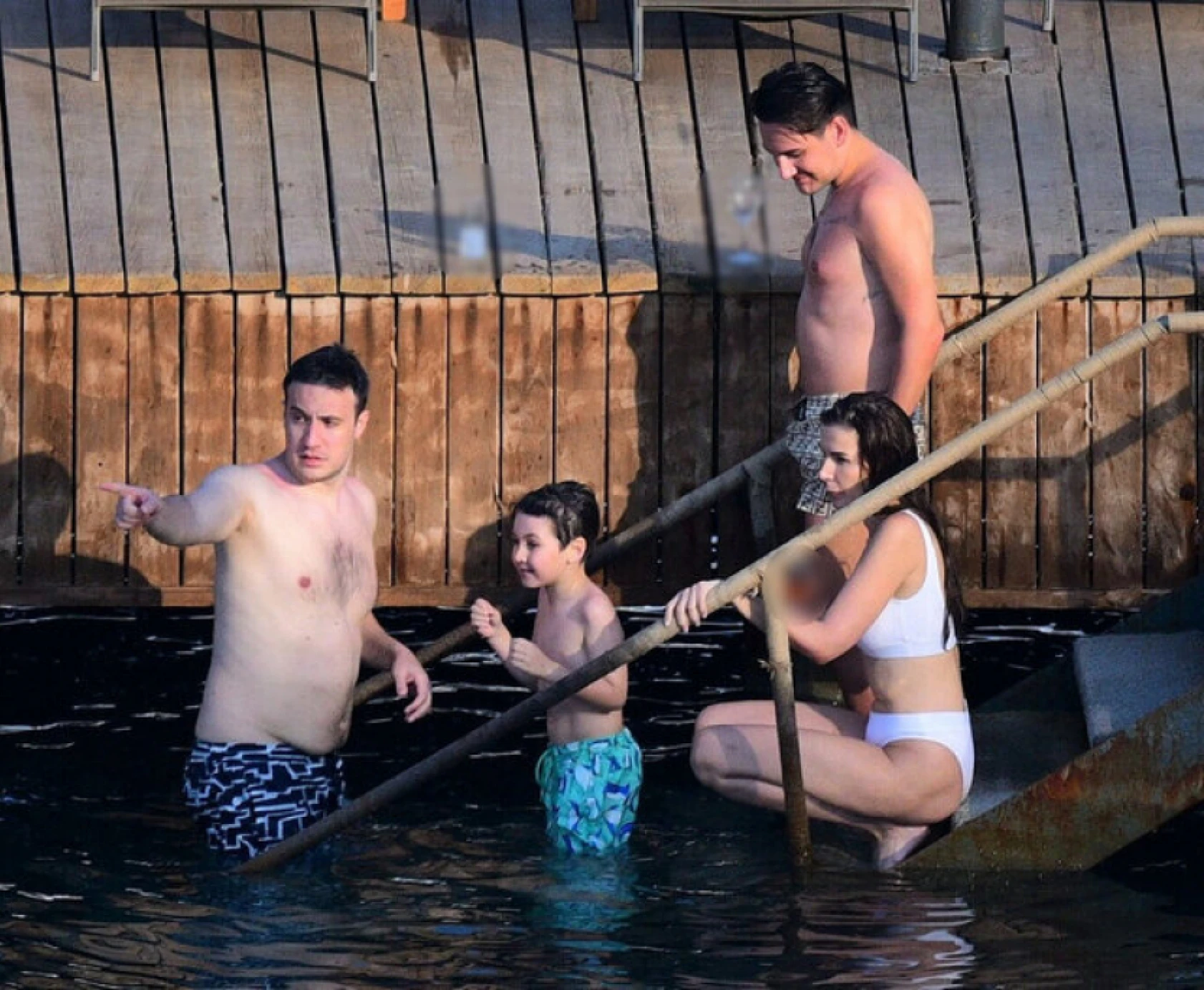 Hatice Şendil, iskelede düştü