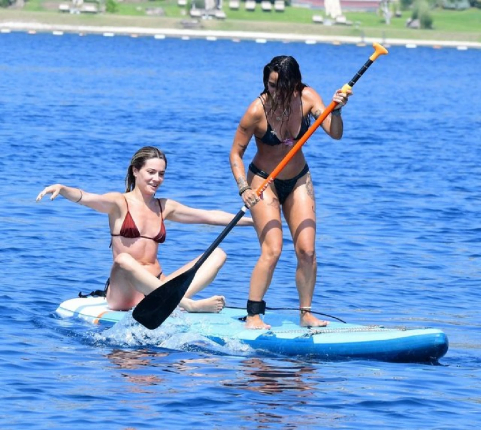 Yasemin Yürük'ün suda kürek keyfi