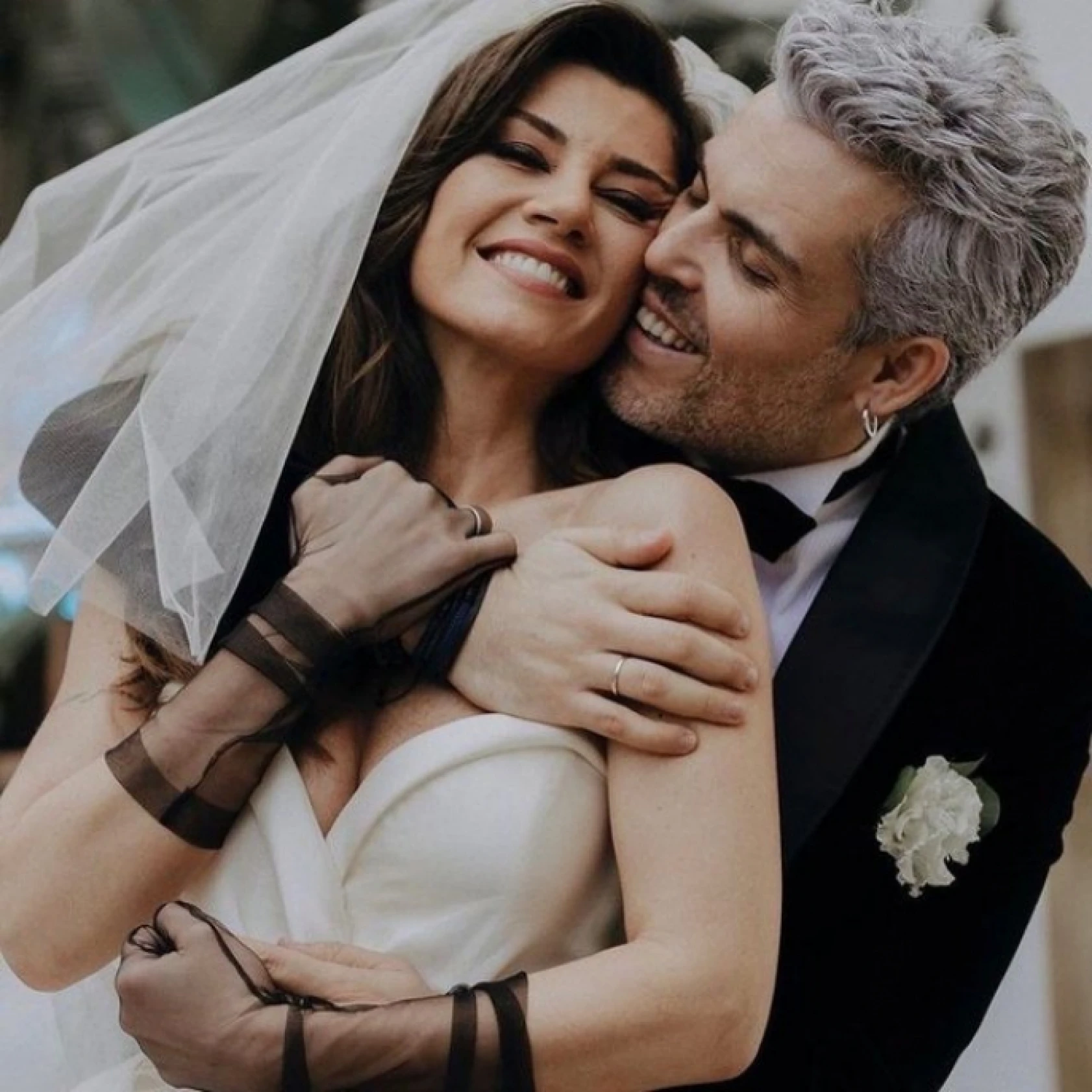 Gökçe Bahadır ile Emir Ersoy evlendi