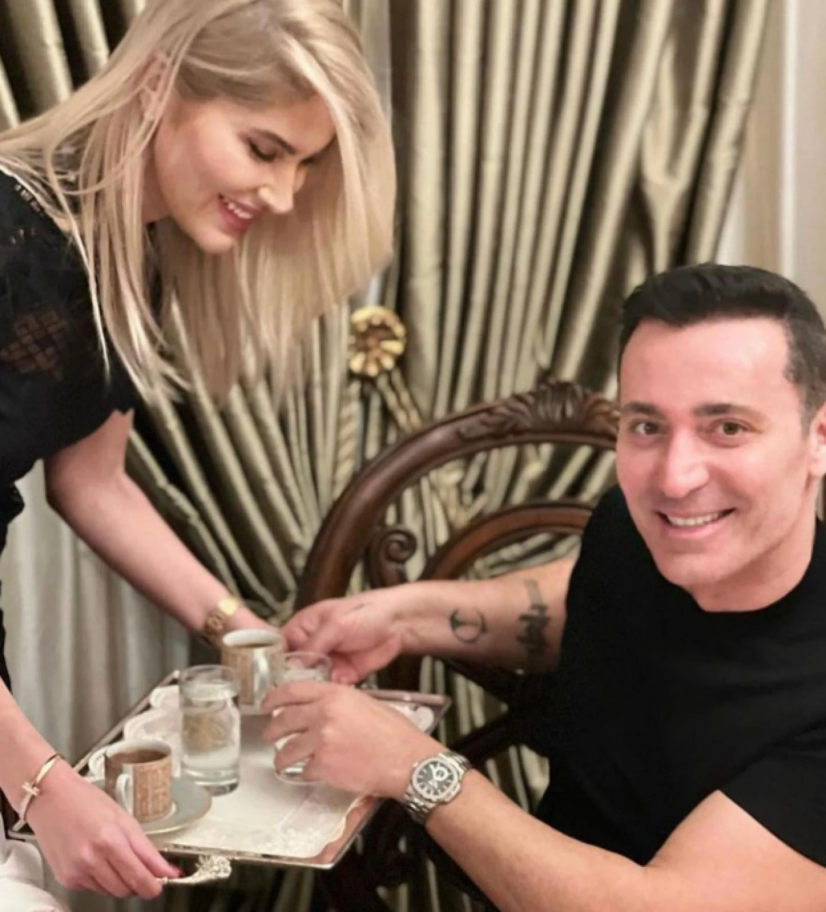 Mustafa Sandal ile Melis Sütşurup nişanlandı