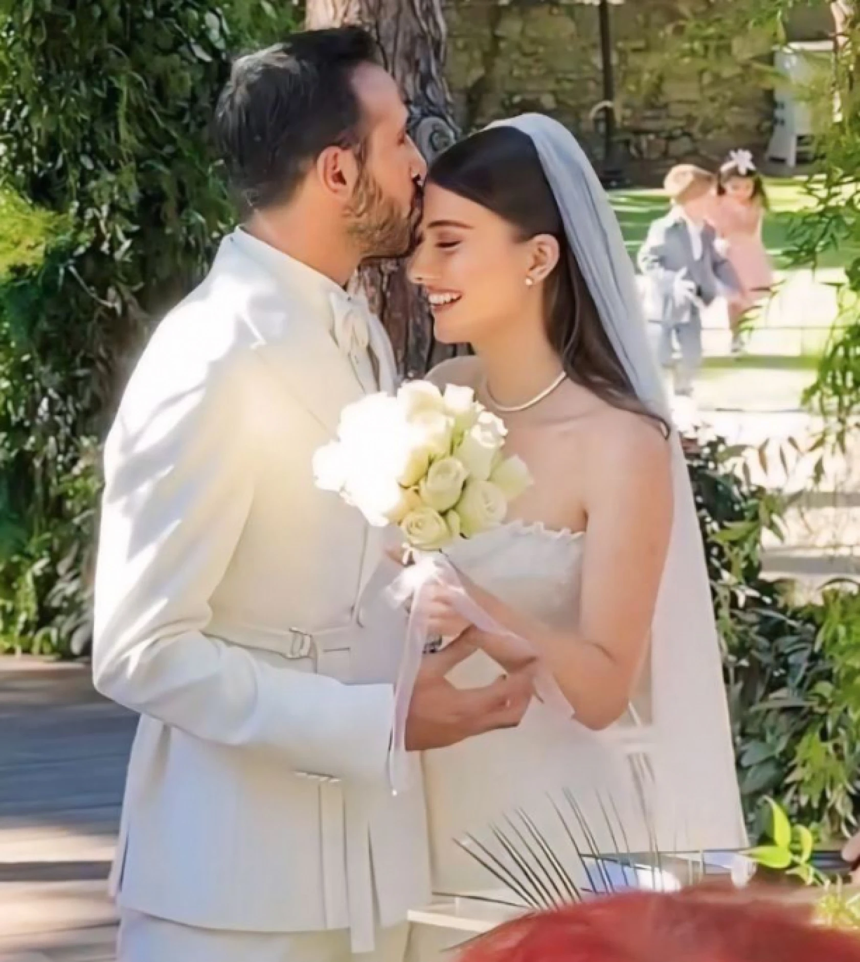 Ersin Arıcı ve Beril Pozam evlendi İşte düğünden kareler…