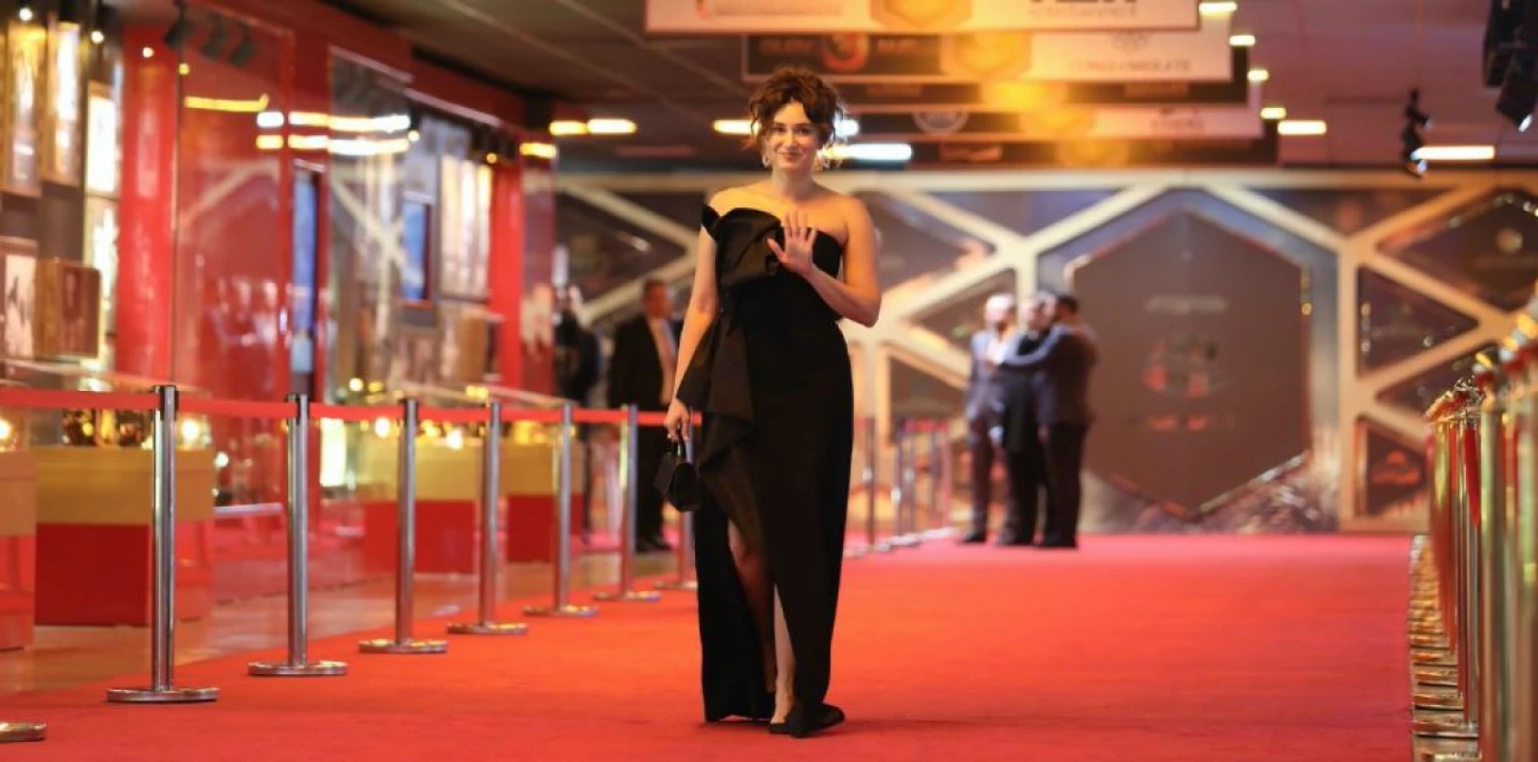 Özbekistan Türk Filmleri Haftası'na Türkan Şoray damgası