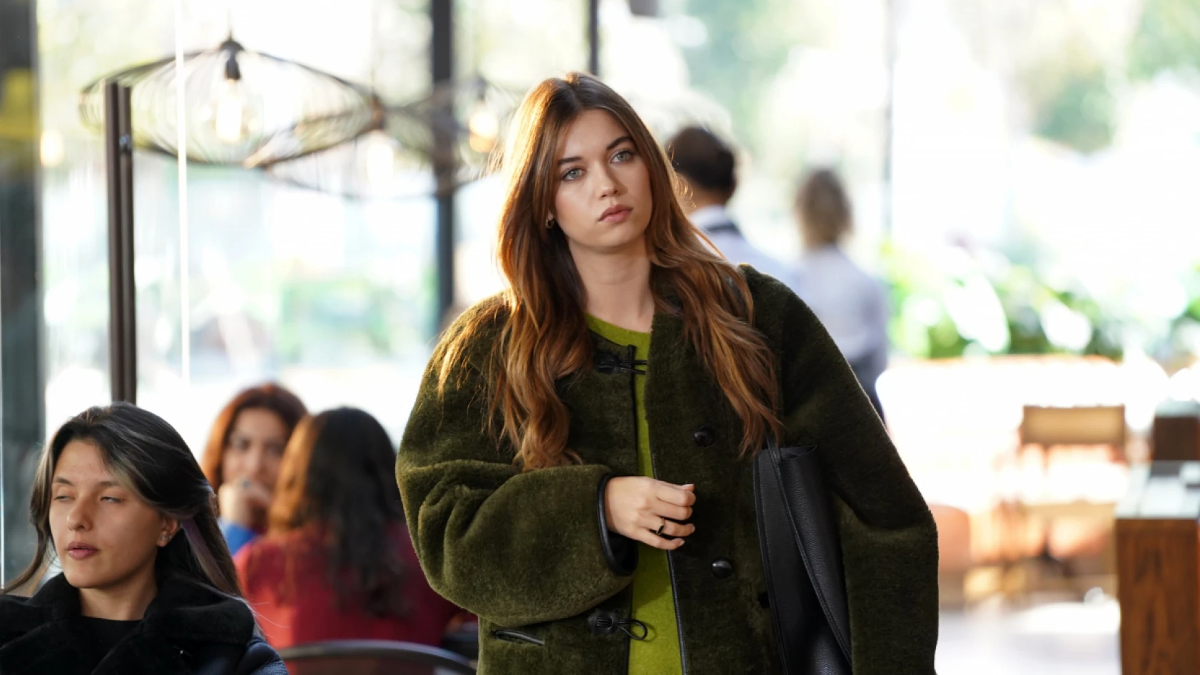 Yalı Çapkını'nda Nükhet yalıyı terk ediyor