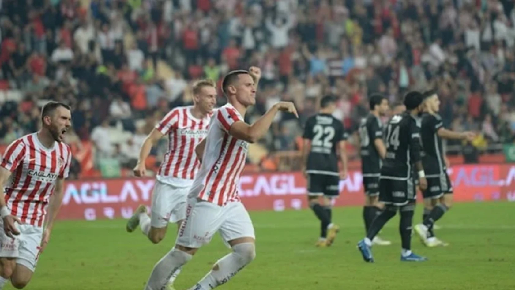 Beşiktaş, Antalyaspor deplasmanında 10 yıl sonra kaybetti