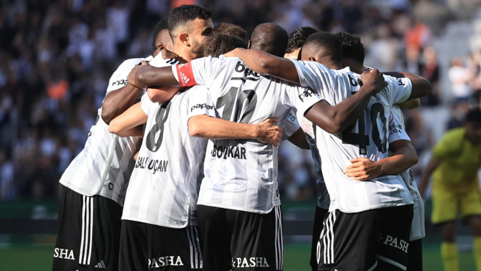 Beşiktaş, İstanbulspor'u Aboubakar ve Ghezzal ile yıktı: 2-0