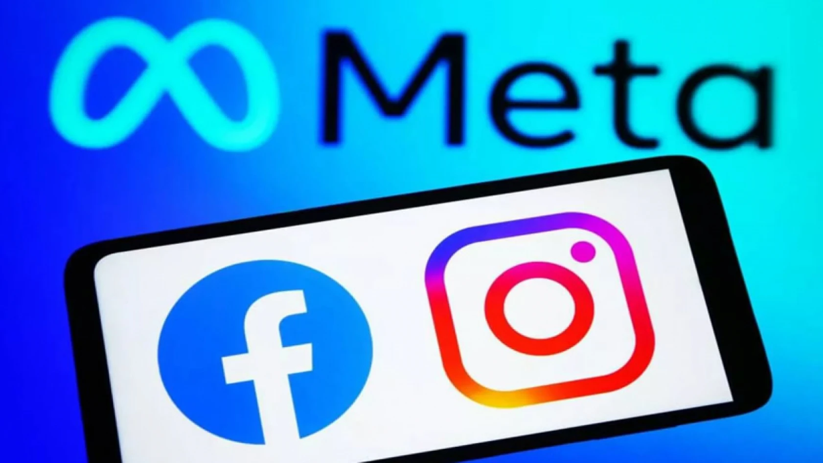 Facebook ve Instagram'da ücretli reklamsız abonelik devri